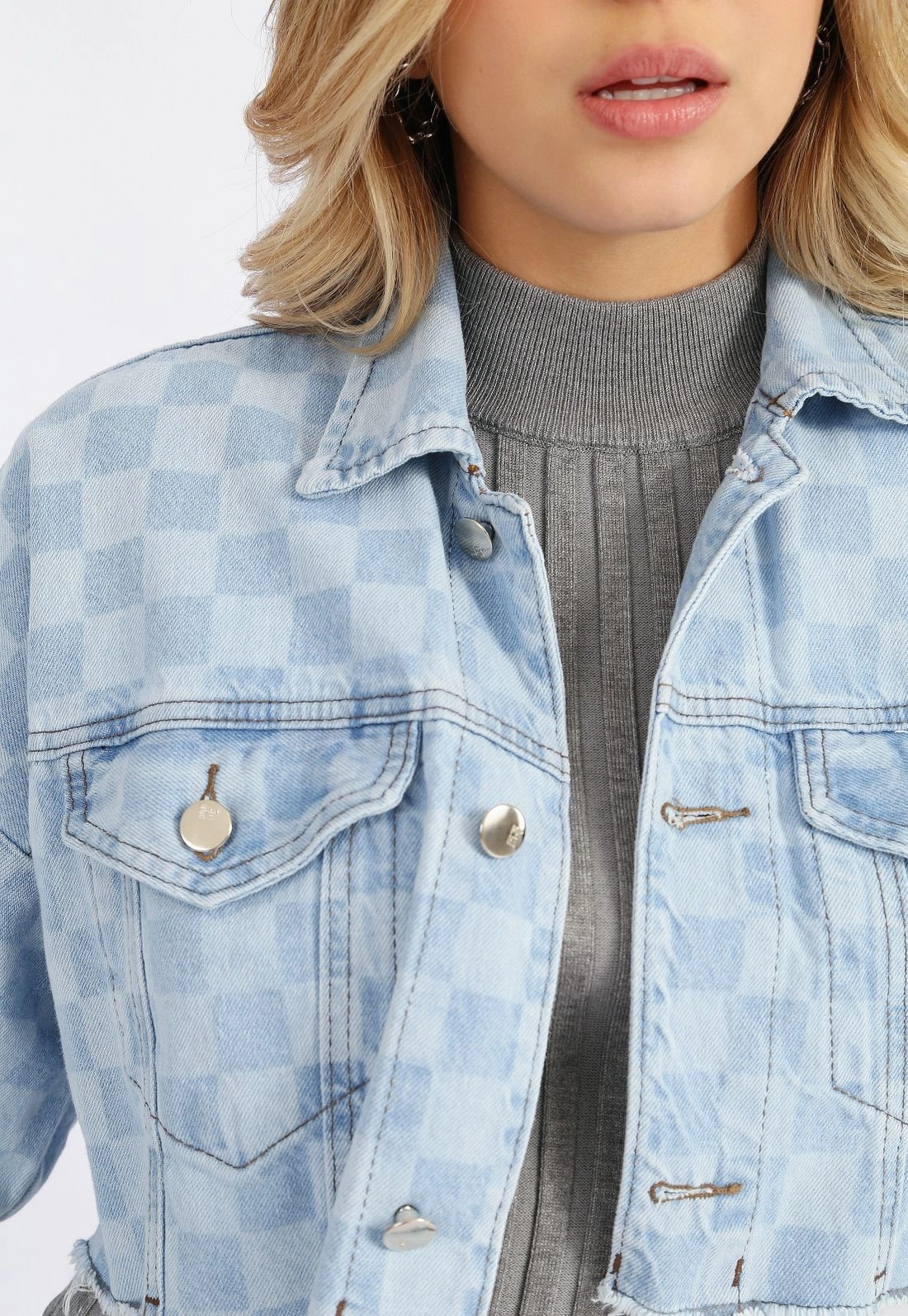 Jaqueta Jeans Cropped Quadriculada