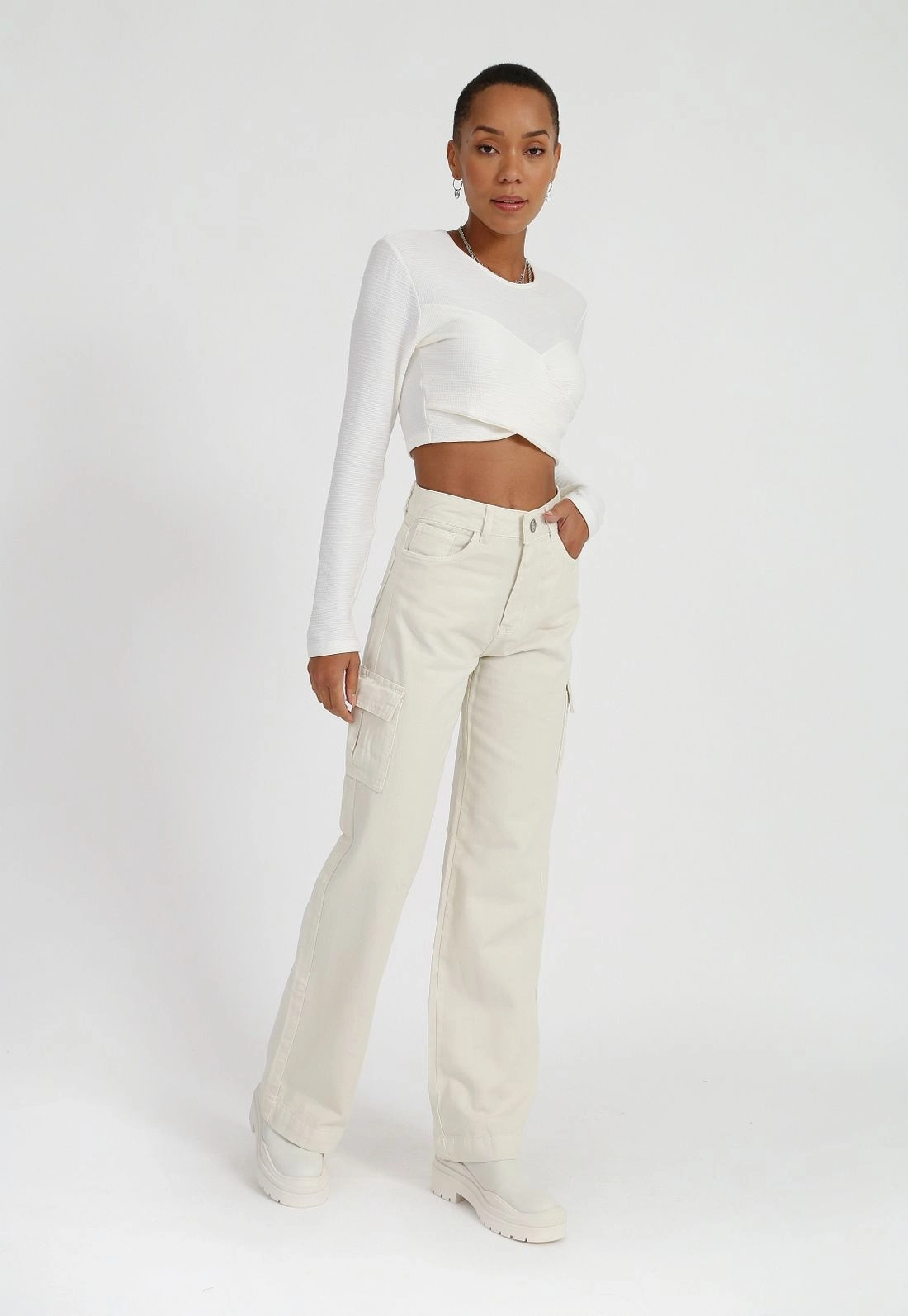 Calça Sarja Wide Leg Bolso Cargo