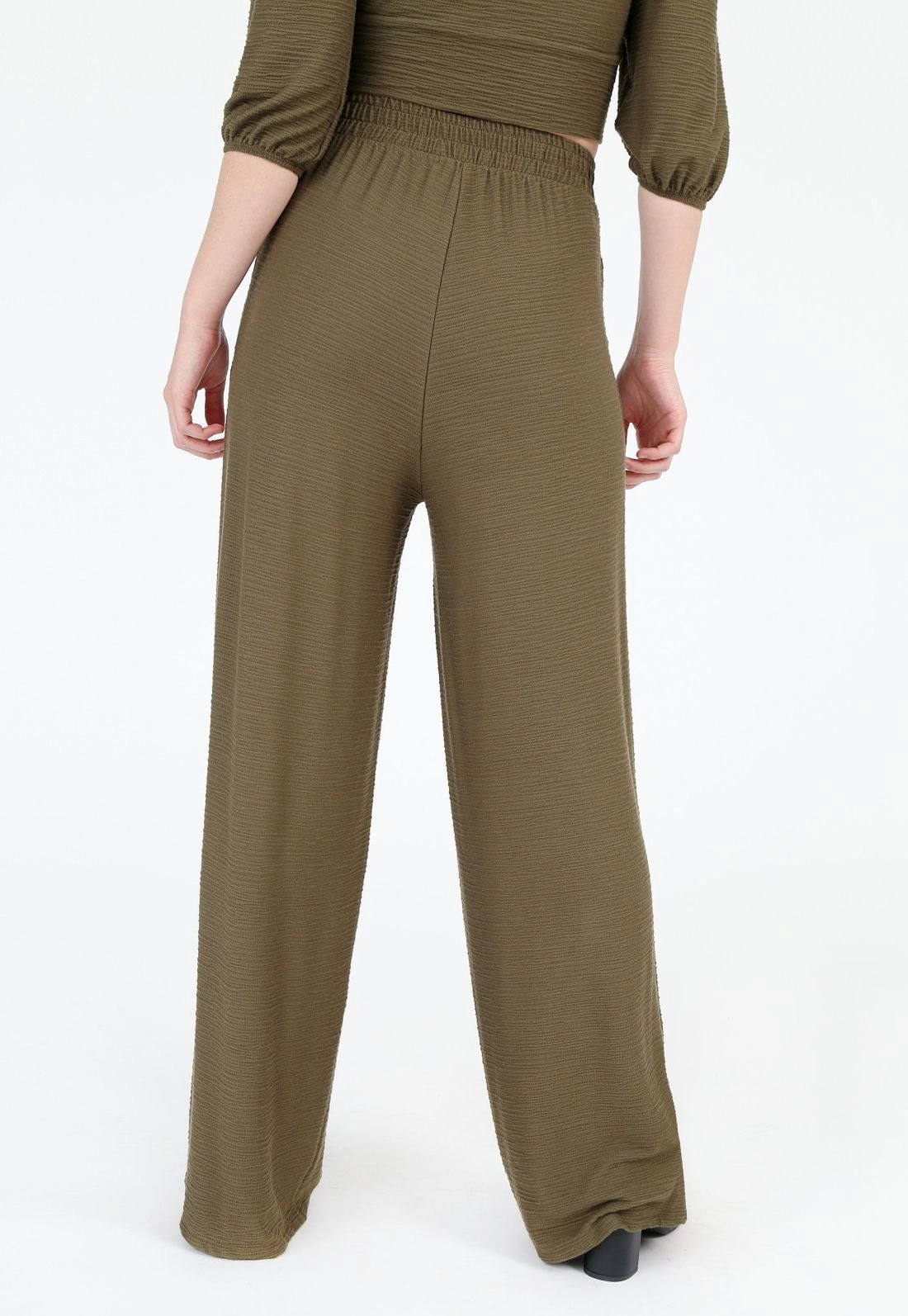 Calça Malha Pantalona Bolso
