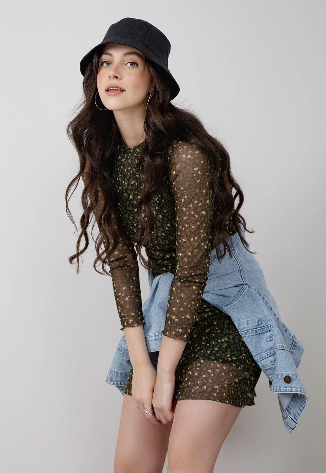 Vestido Tule Manga Longa Onça