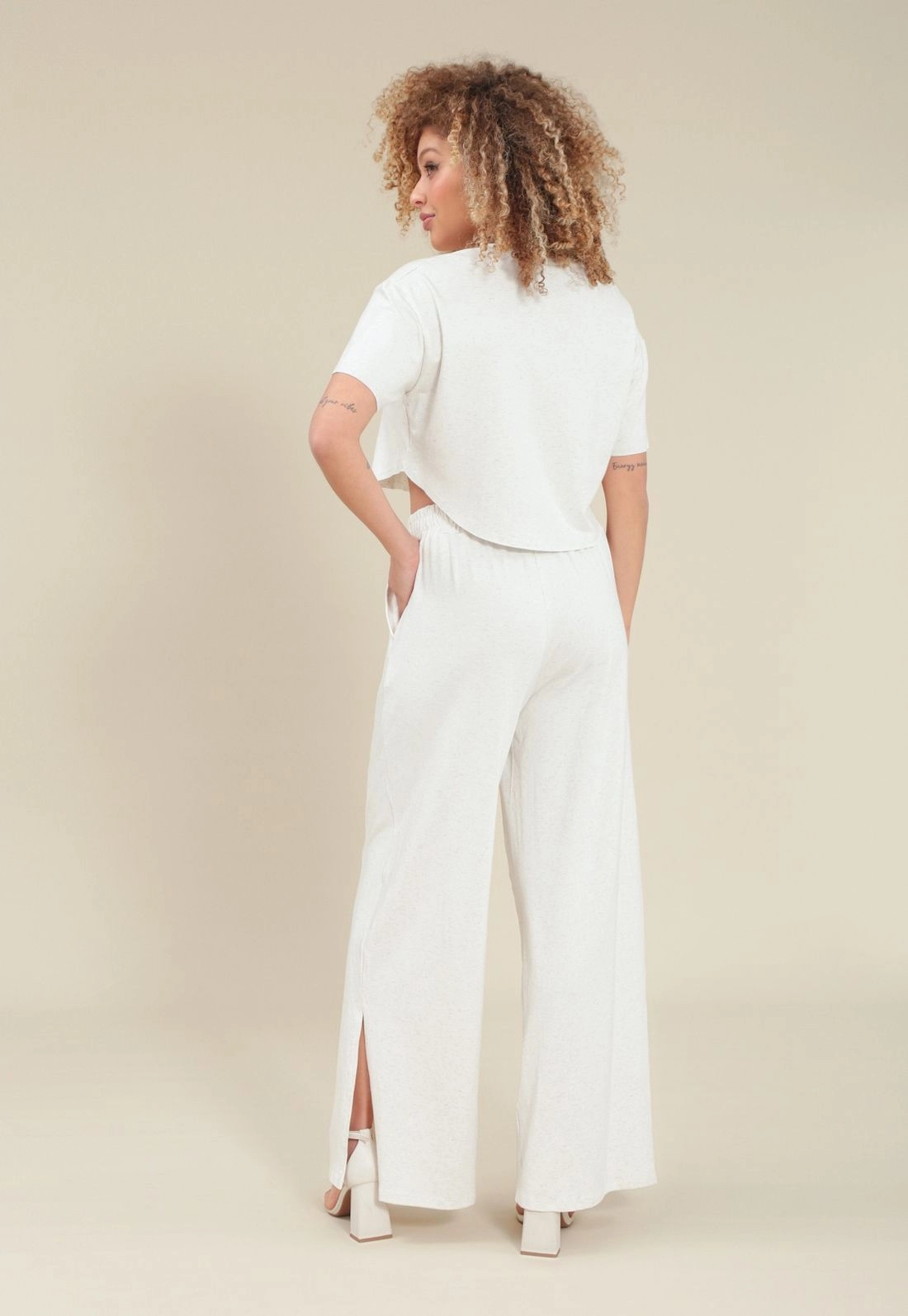 Calça Wide Leg Em Malha Linho Bolso