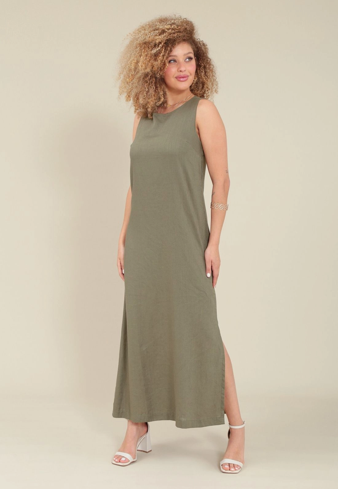 Vestido Midi Sem Mangas Fenda