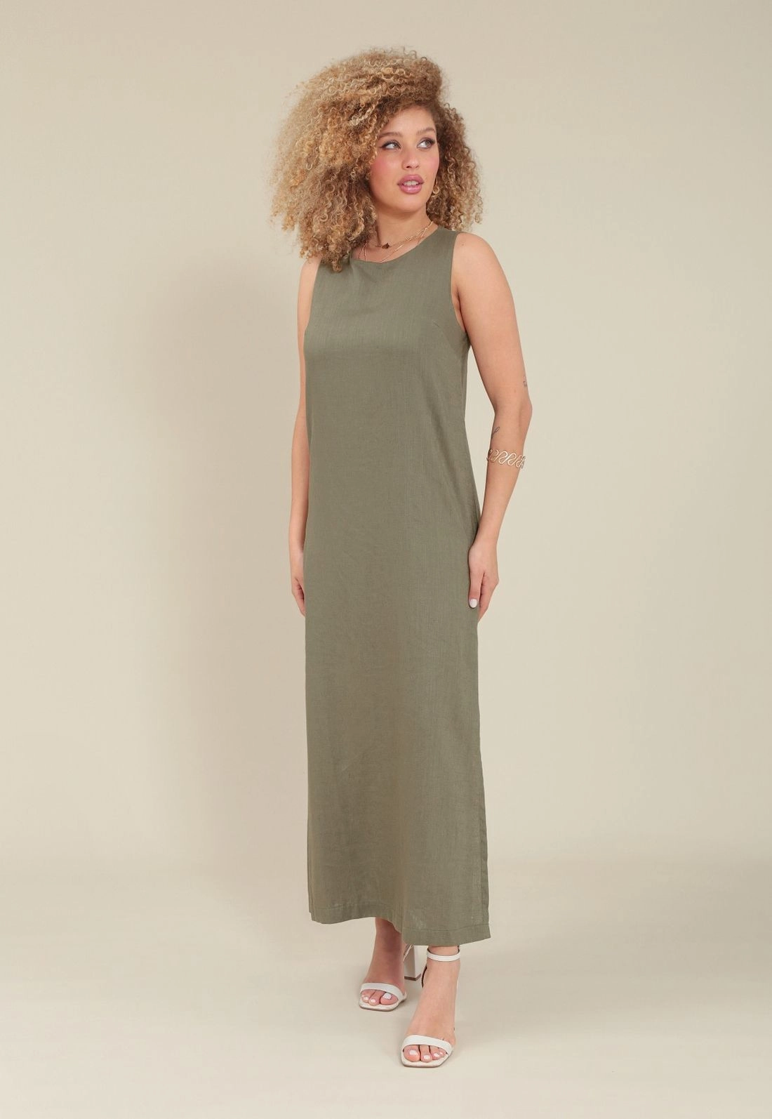 Vestido Midi Sem Mangas Fenda