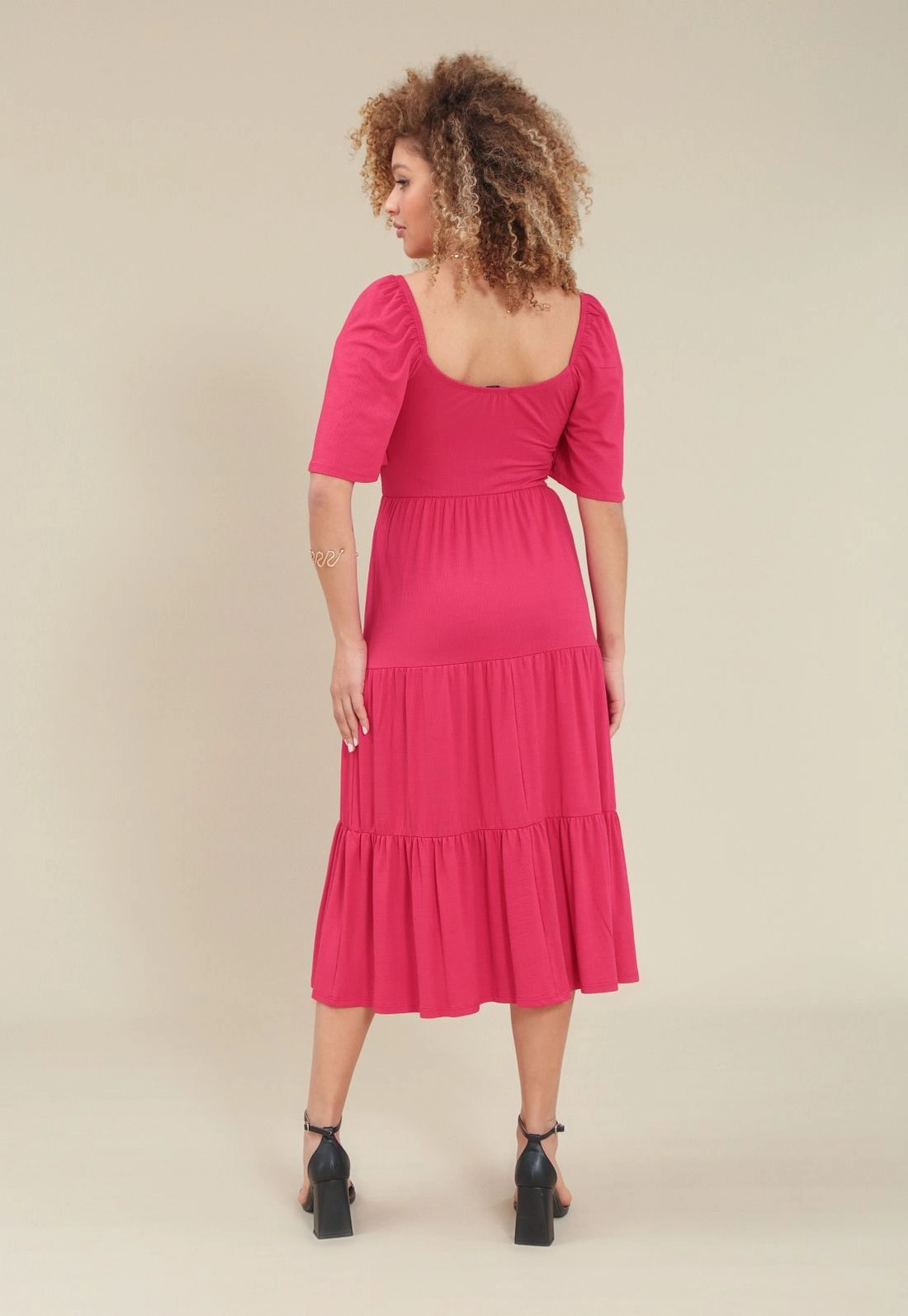 Vestido Malha Texturizada Manga Curta Com Franzido No Busto