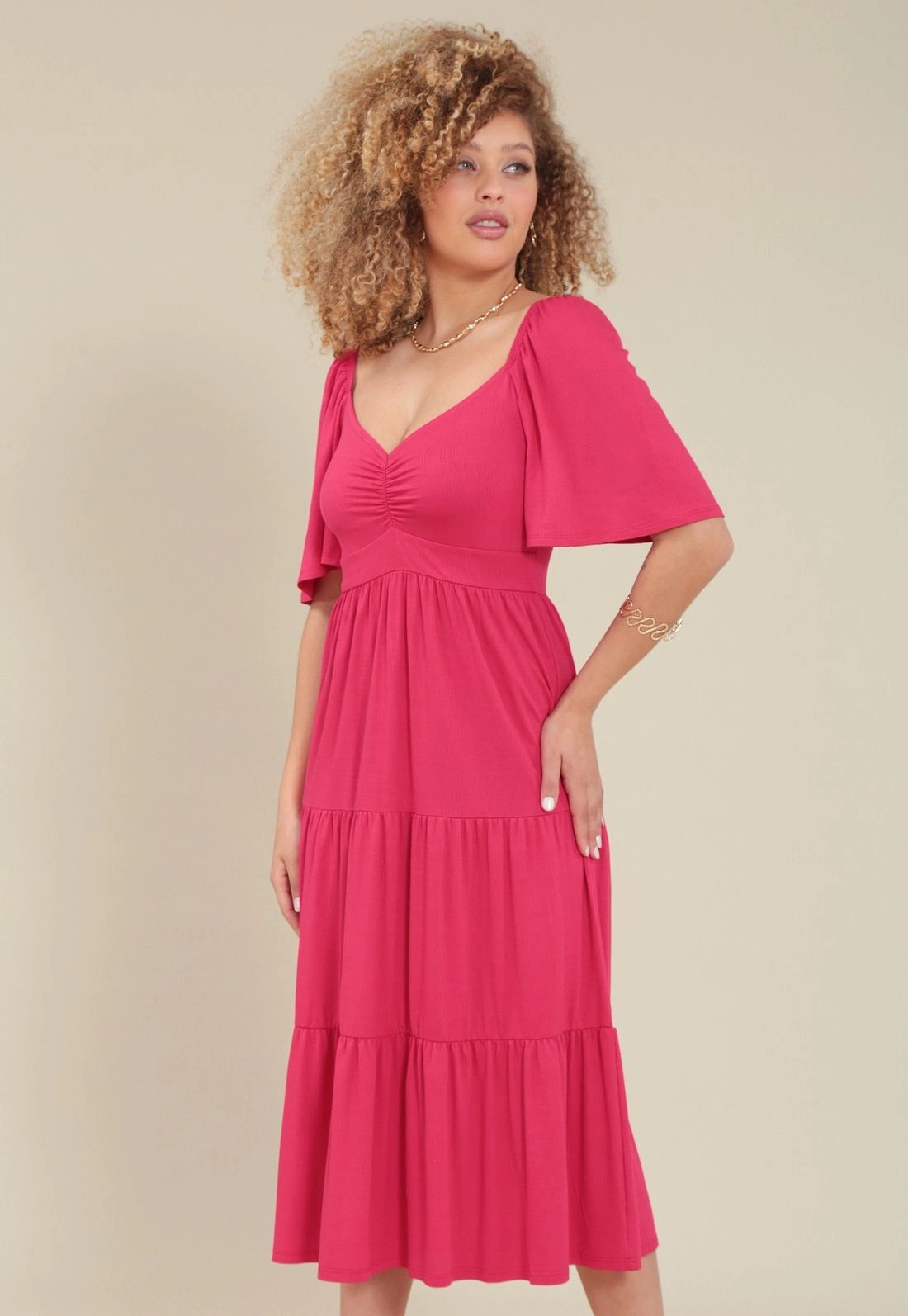 Vestido Malha Texturizada Manga Curta Com Franzido No Busto