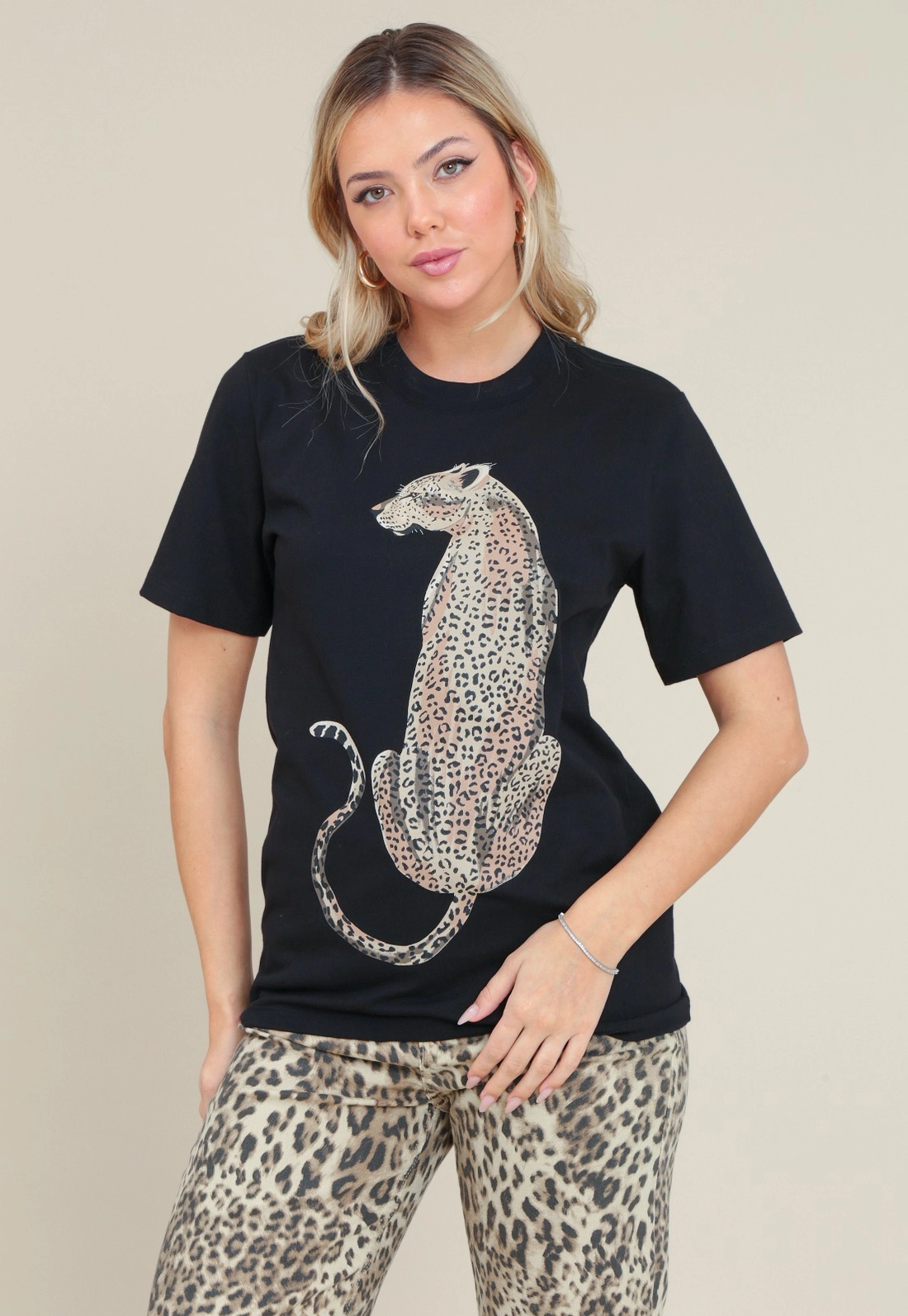 Blusa T-Shirt Manga Curta Leopardo