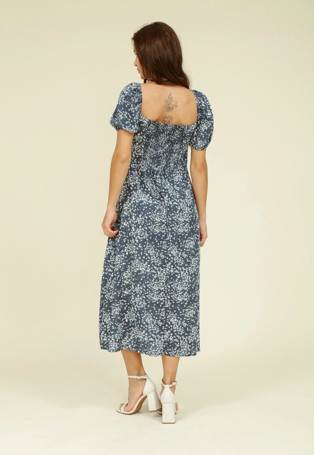 Vestido Midi Viscose Manga Curta Com Fenda Estampa Liberty Azul