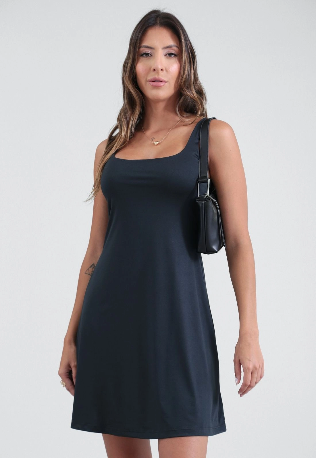 Vestido Curto Sem Manga Evasê