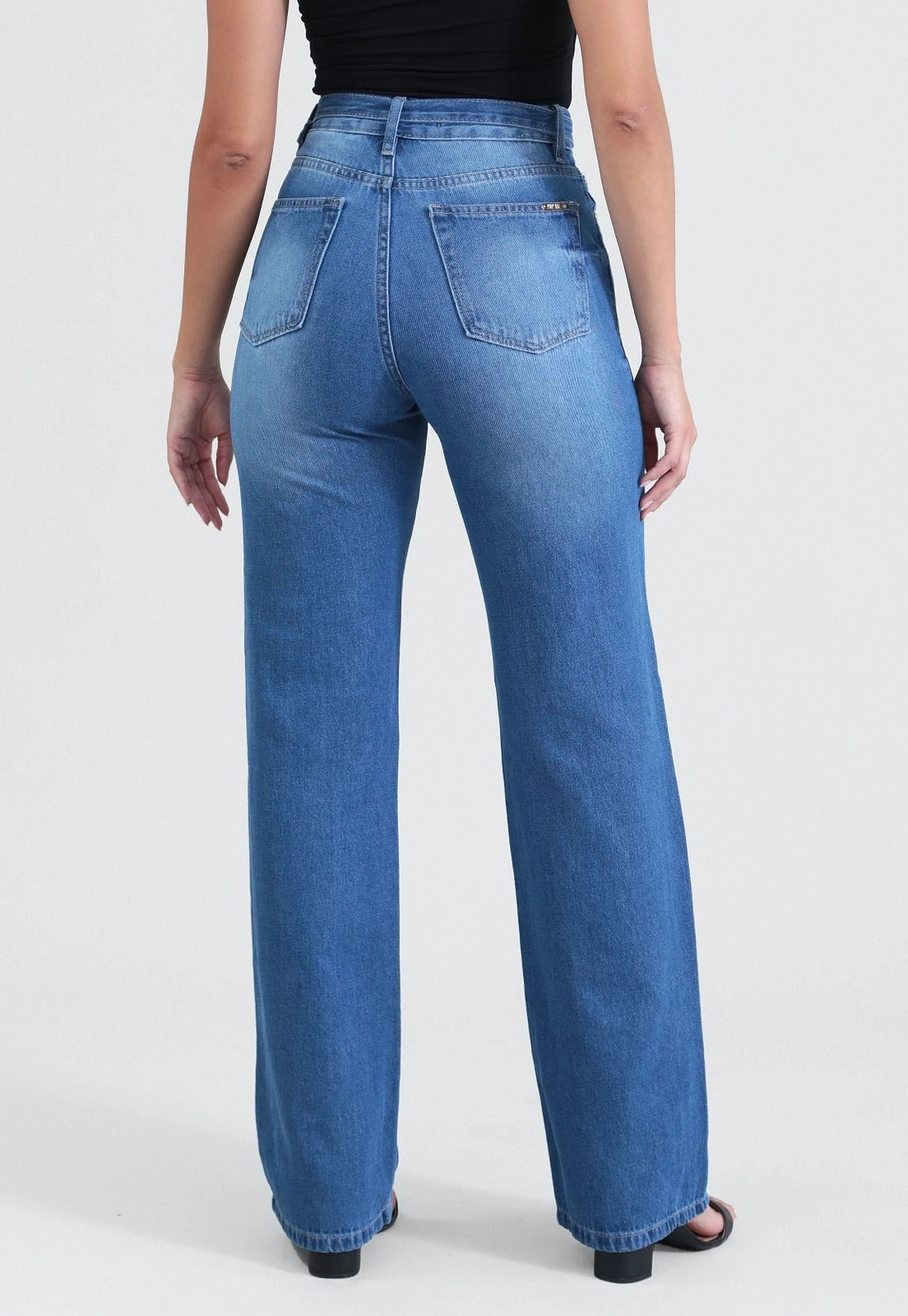 Calça Jeans Reta Com Cinto