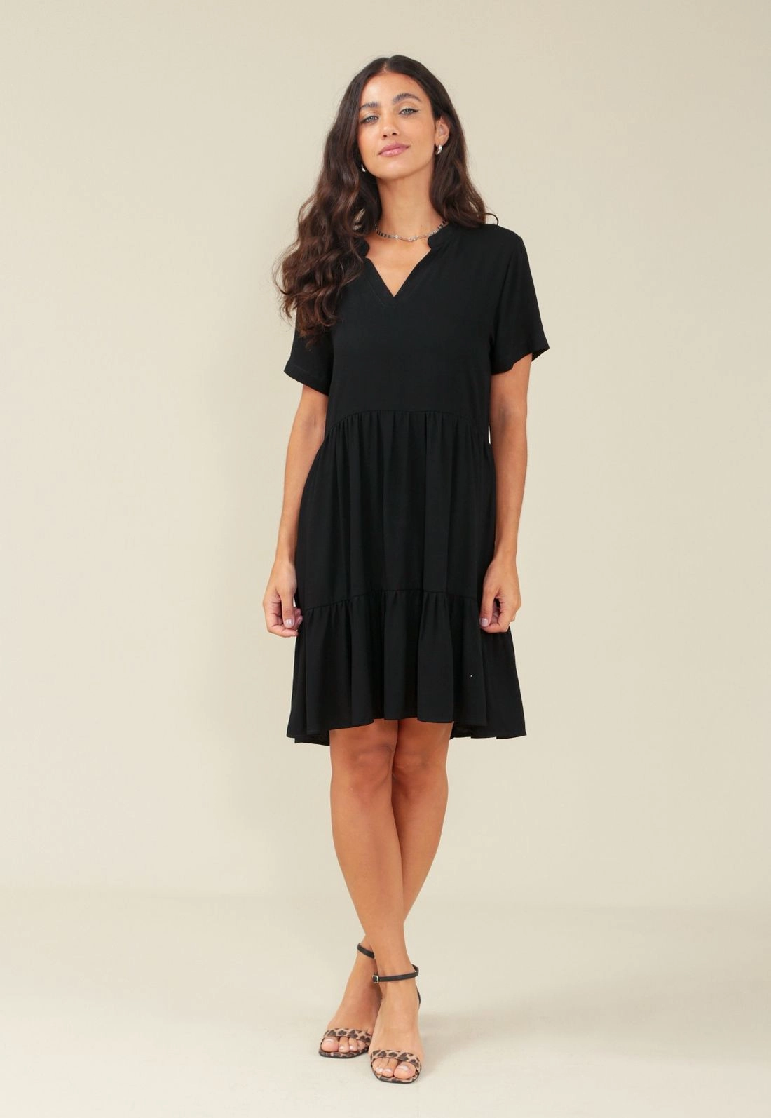 Vestido Curto Em Viscose Twill Com Gola Padre E Recortes