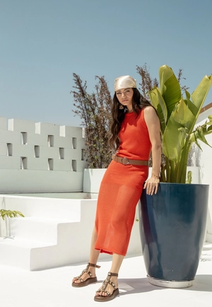 Vestido Midi Em Tricô Vazado Sem Mangas Fenda
