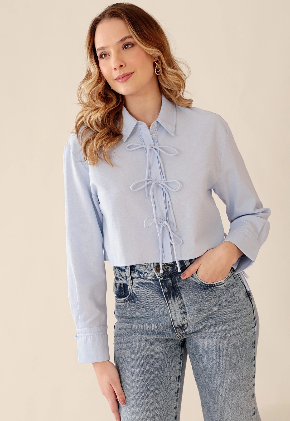 Camisa Cropped Em Algodão Com Laço Manga Longa