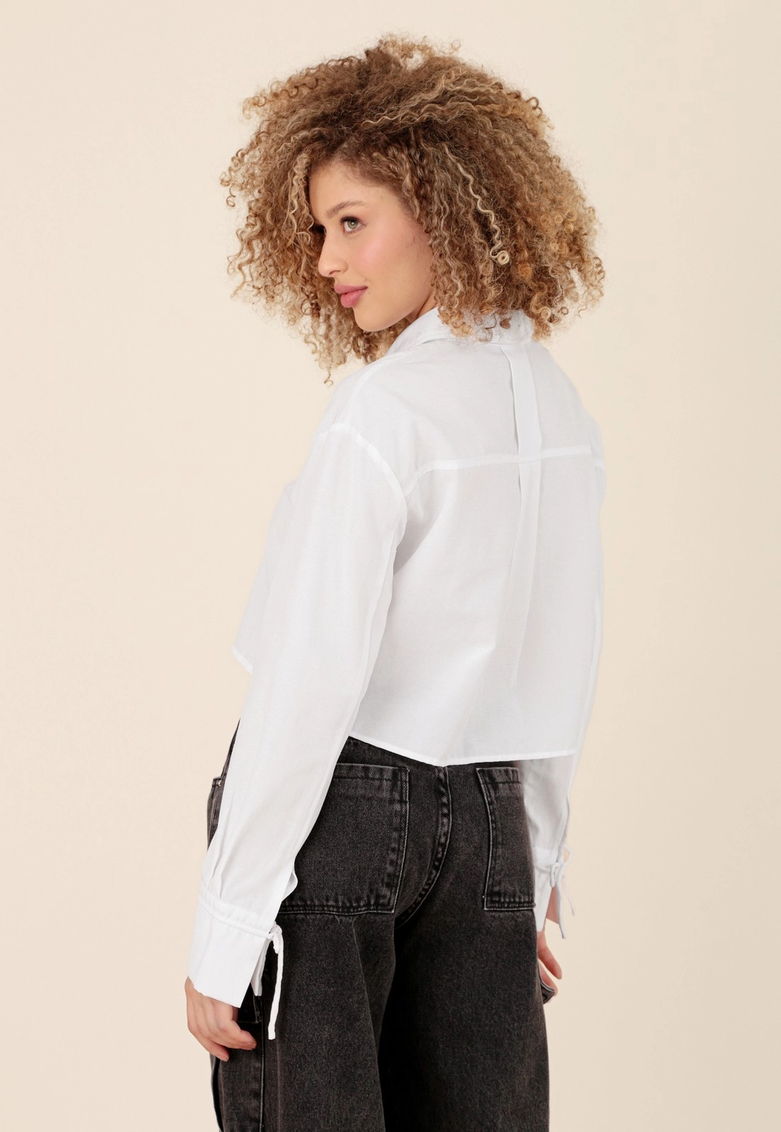 Camisa Cropped Em Algodão Com Laço Manga Longa