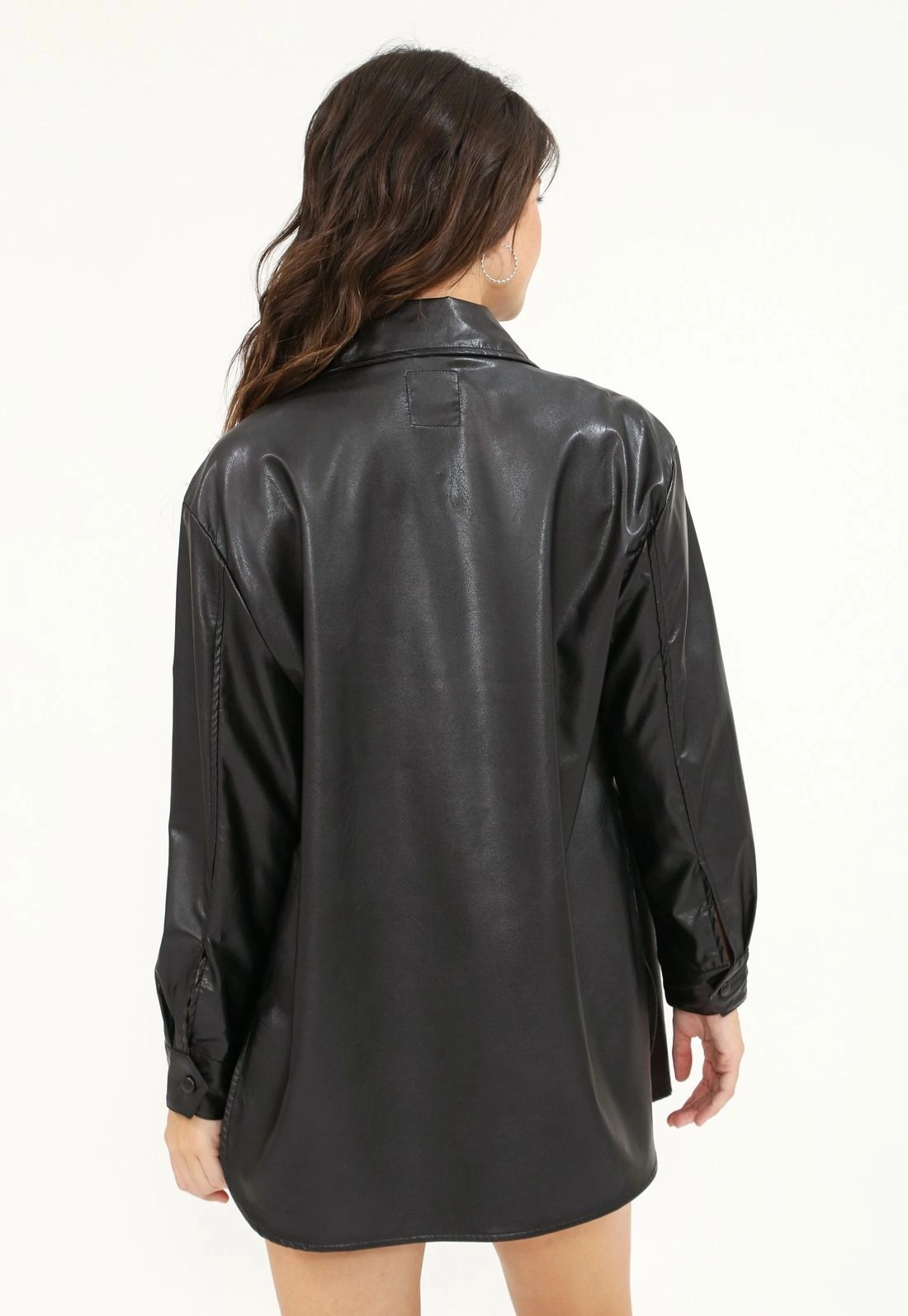 Overshirt Couro Sintetico Bolso Manga Longa