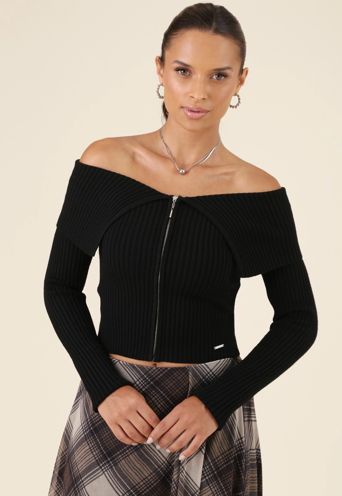 Blusa Tricô Manga Longa Ombro A Ombro Zíper Frente