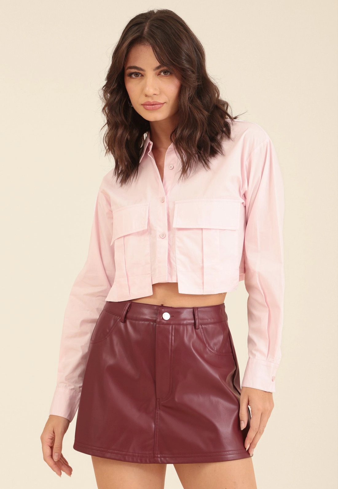 Shorts Saia Em Pu Com Bolsos