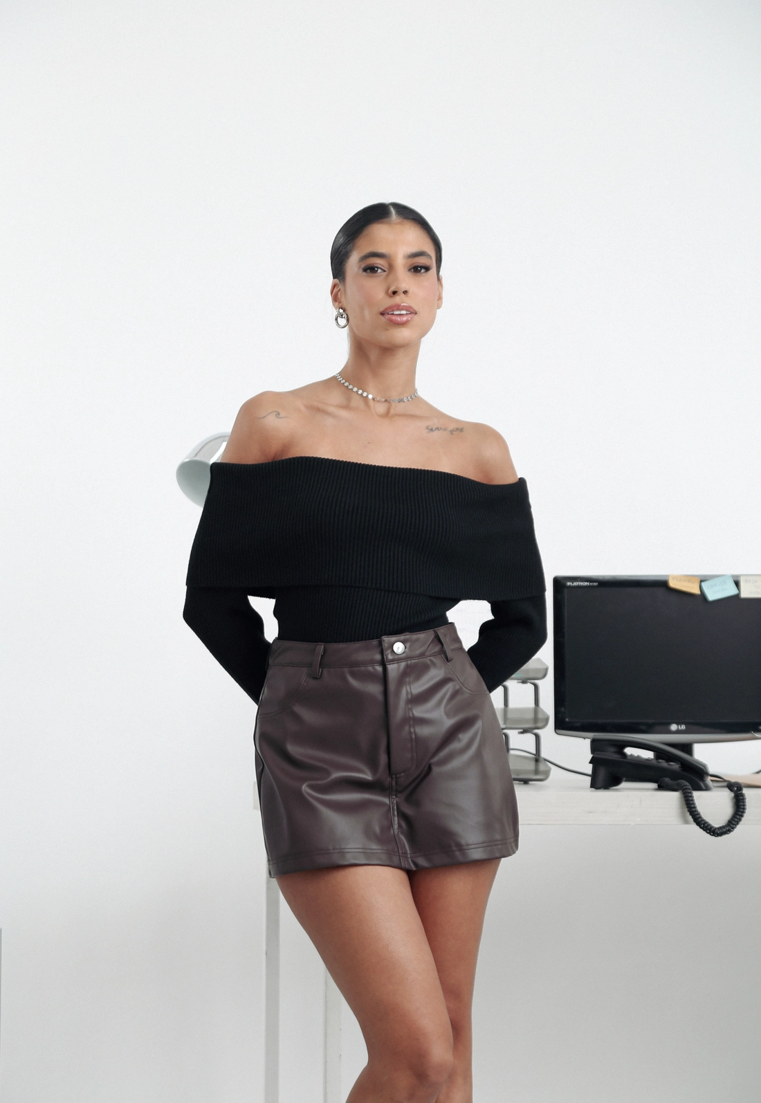 Shorts Saia Em Pu Com Bolsos