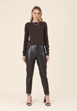 Calça Em Pu Com Nervura Frontal