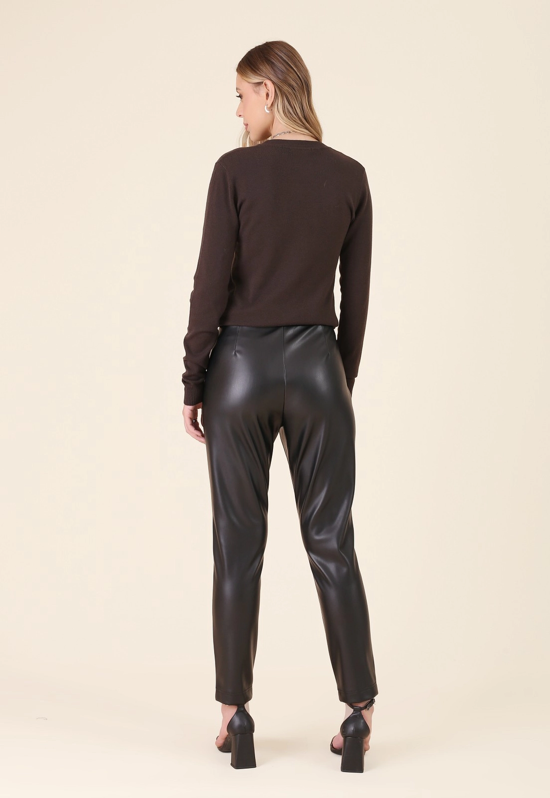 Calça Em Pu Com Nervura Frontal