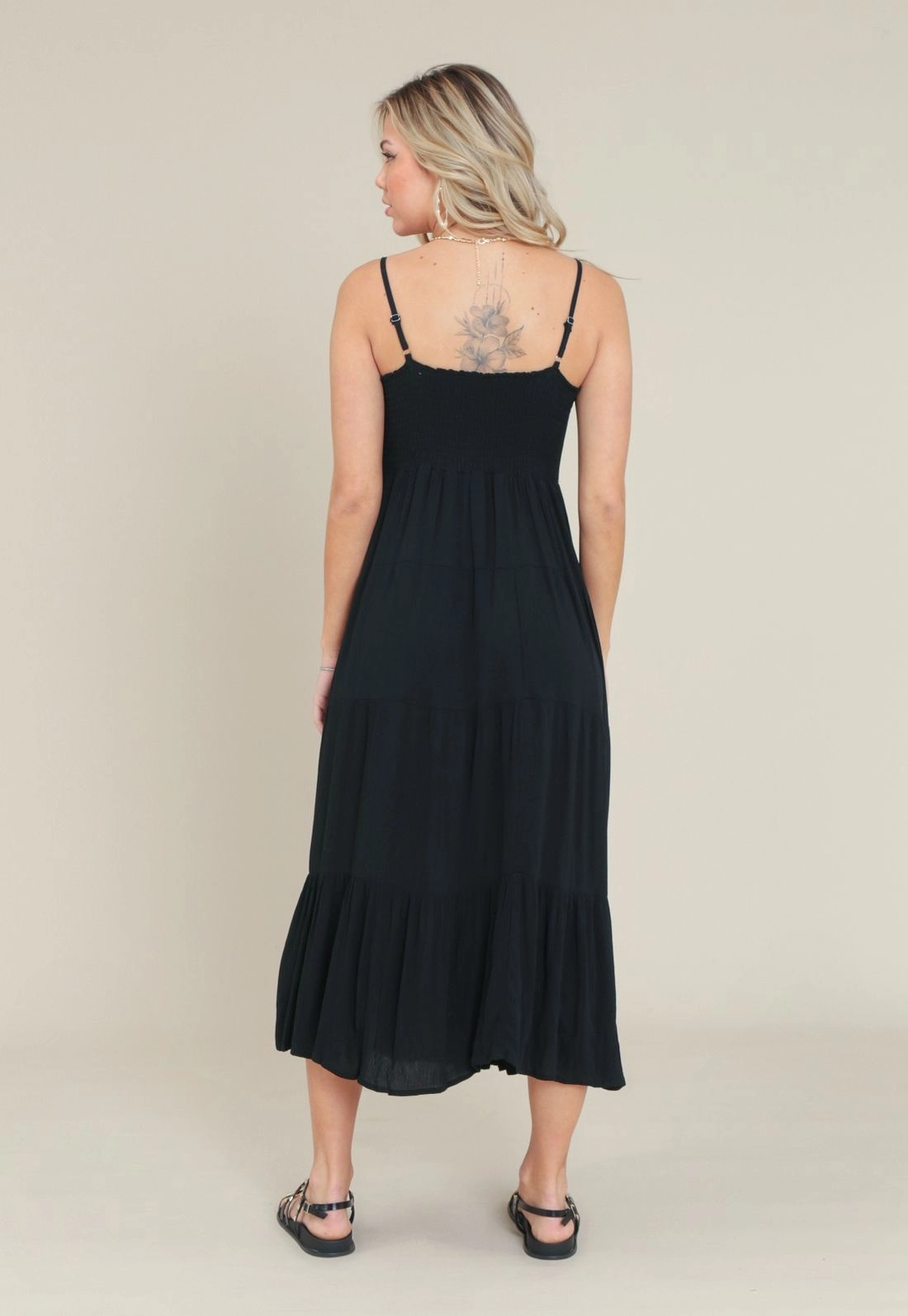 Vestido Em Viscose Texturizada Midi Com Alça E Recortes