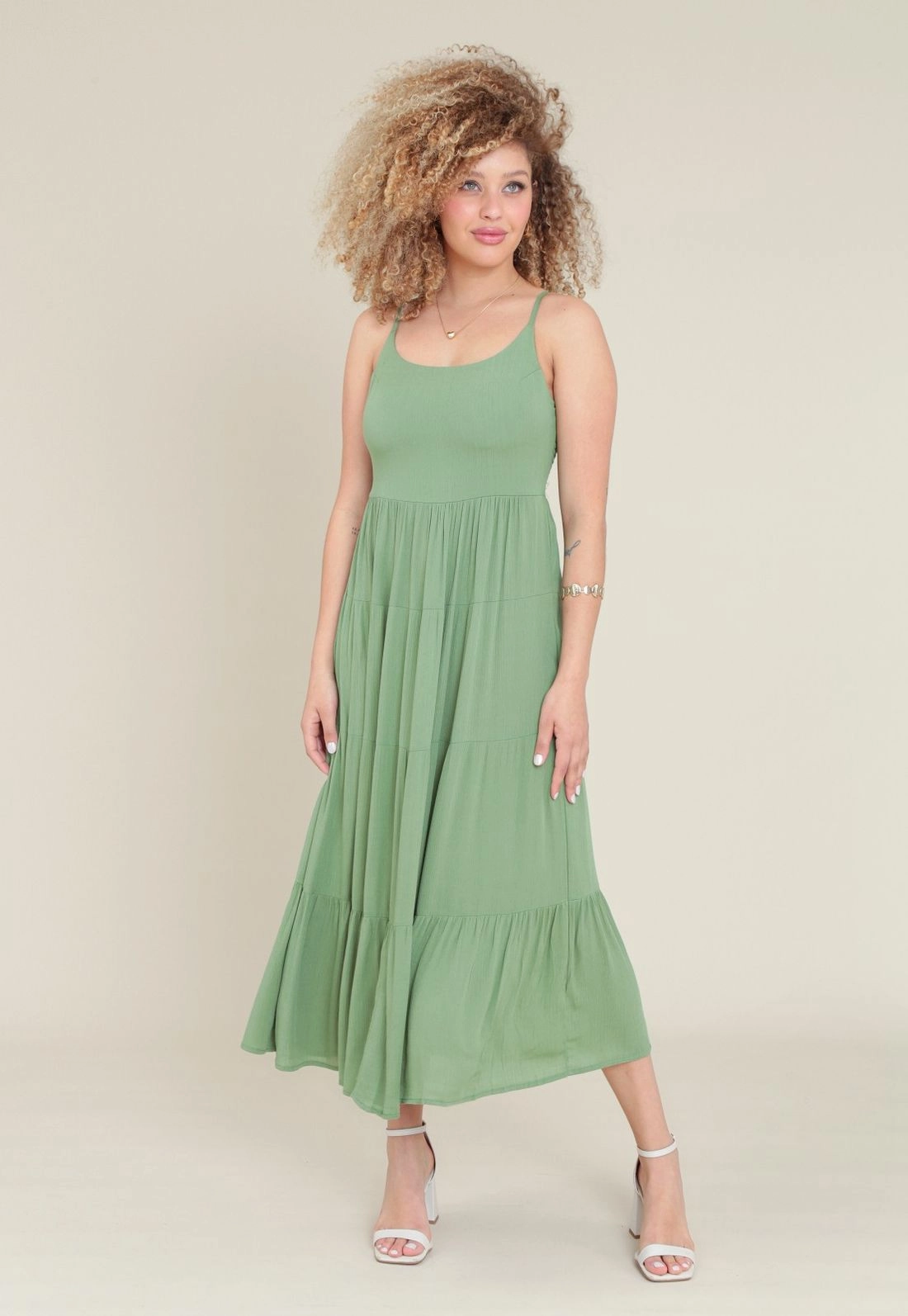 Vestido Em Viscose Texturizada Midi Com Alça E Recortes