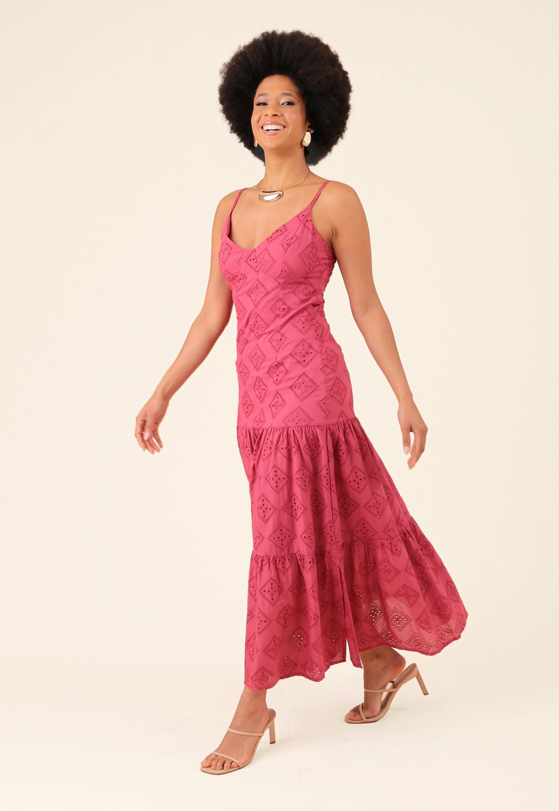 Vestido Longo Em Laise Com Recorte Busto