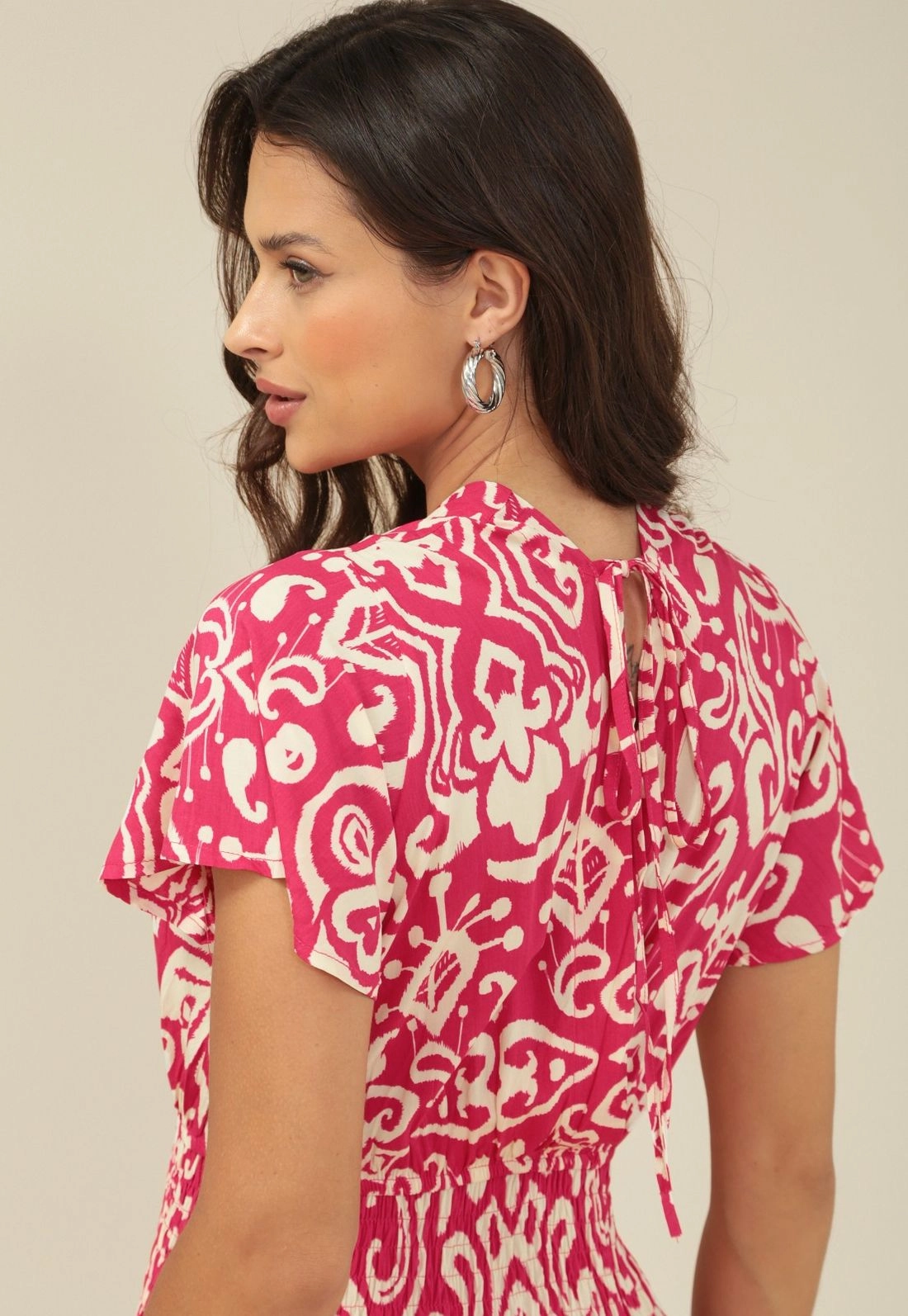 Vestido Longo Em Viscose Manga Curta Decote V Estampa Bicolor