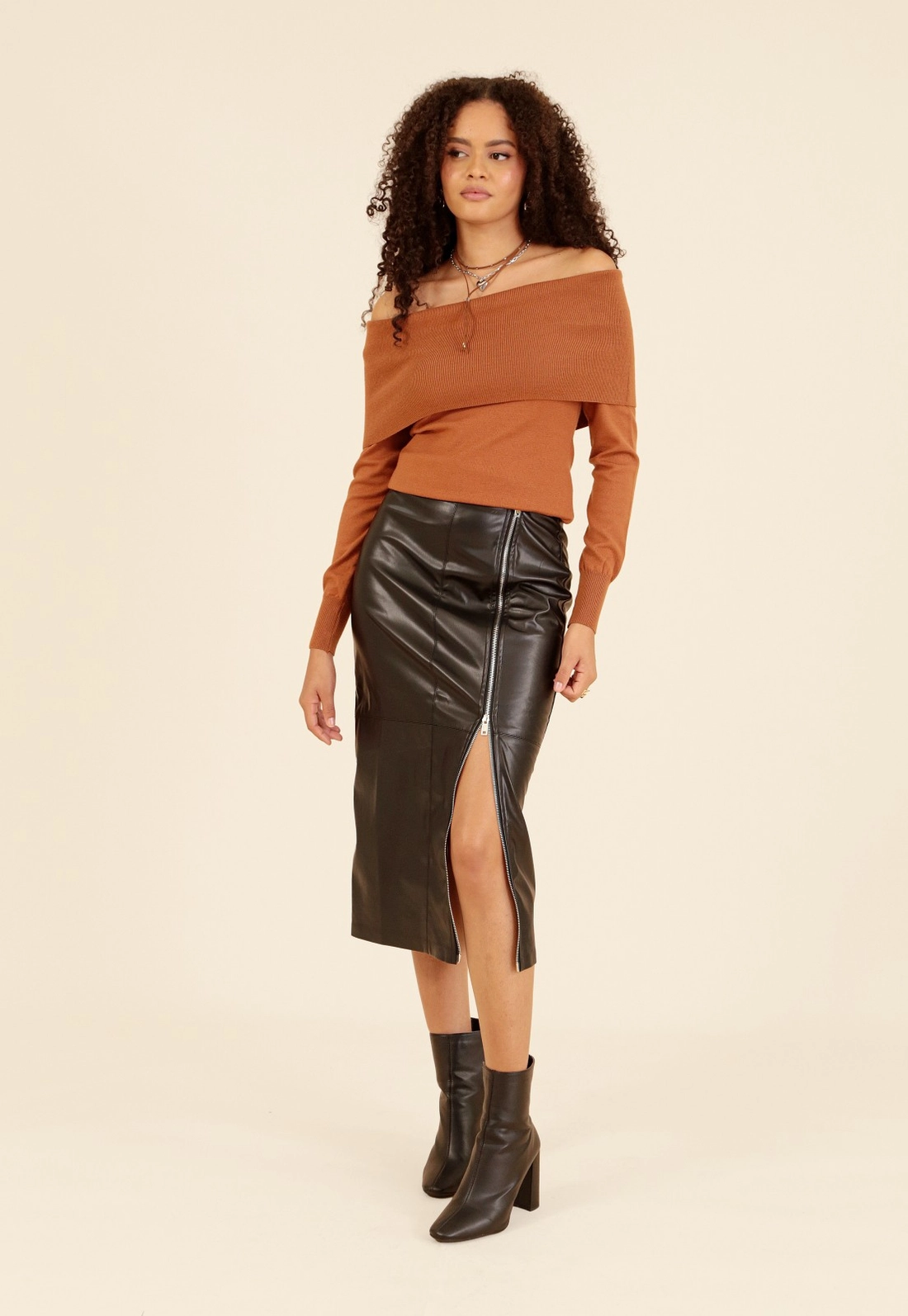 Blusa Tricô Manga Longa Ombro A Ombro