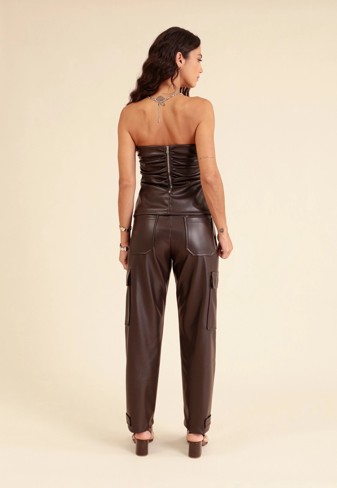 Cropped Em Pu Com Busto Franzido