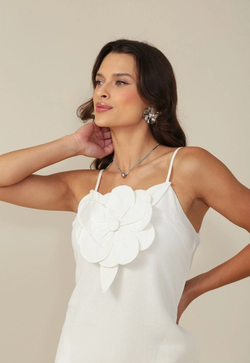 Vestido New Midi Alça Com Flor Aplicada Em Linho