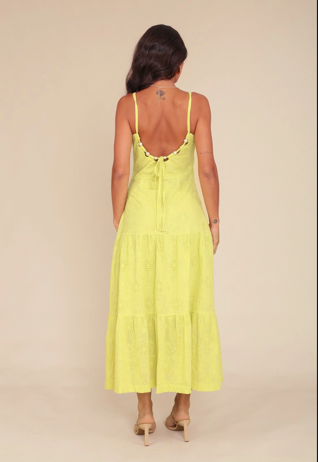Vestido New Midi Em Laise Com Alças E Recortes