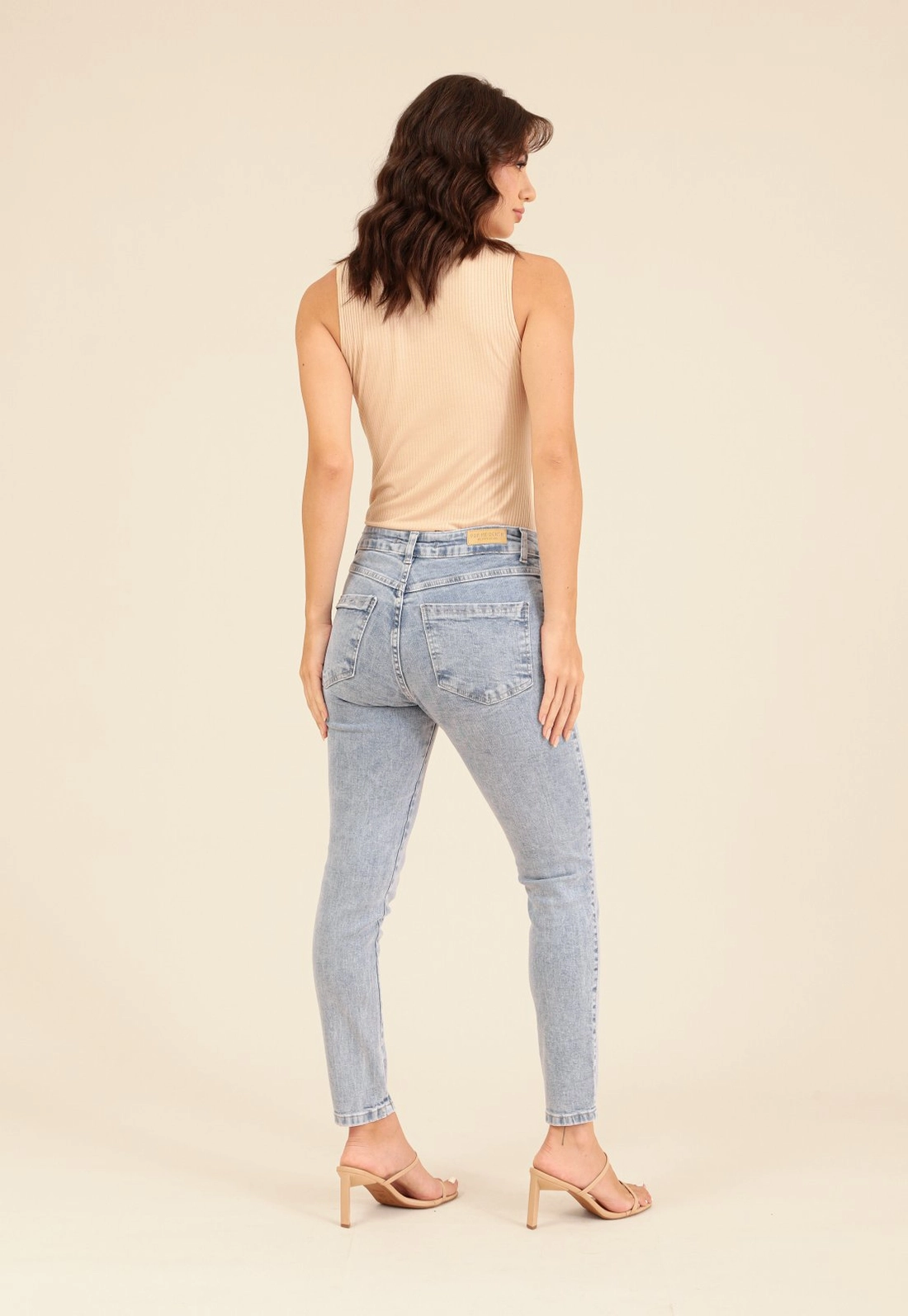 Calça Em Jeans Skinny Com Lycra