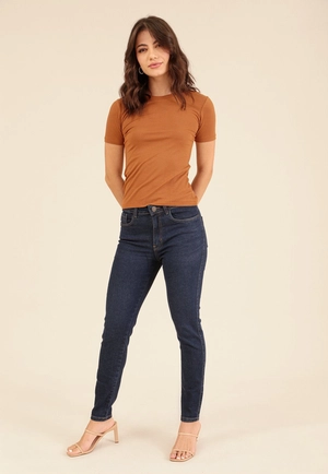 Calça Em Jeans Skinny Com Lycra