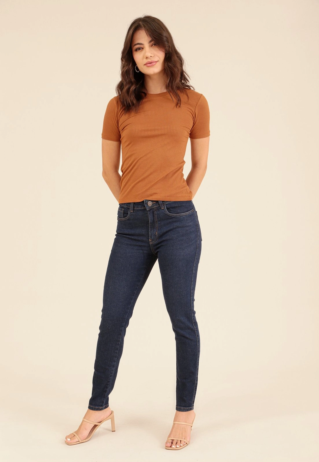 Calça Em Jeans Skinny Com Lycra