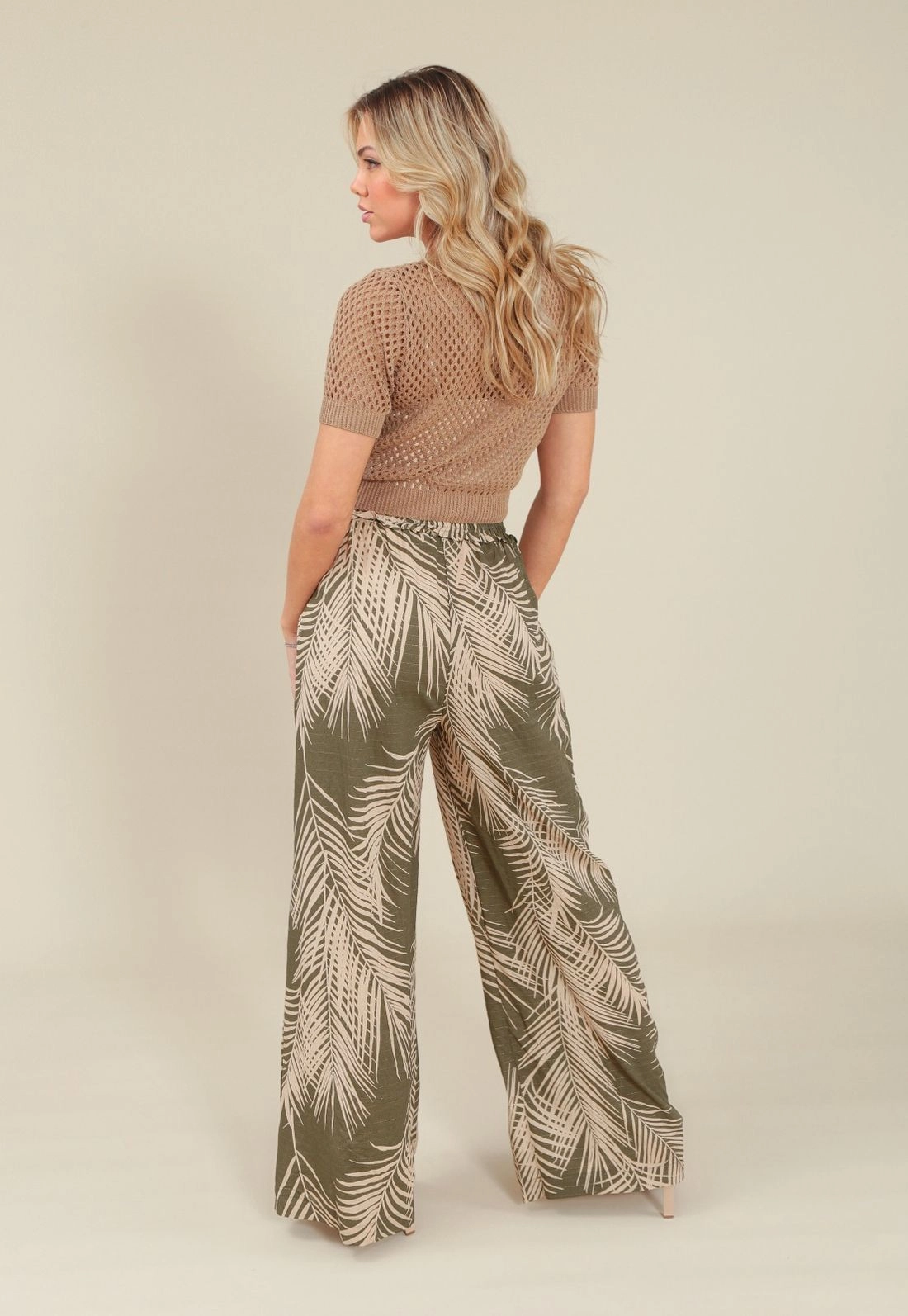 Calça Pantalona Em Viscose Com Lurex Estampa Folhagem