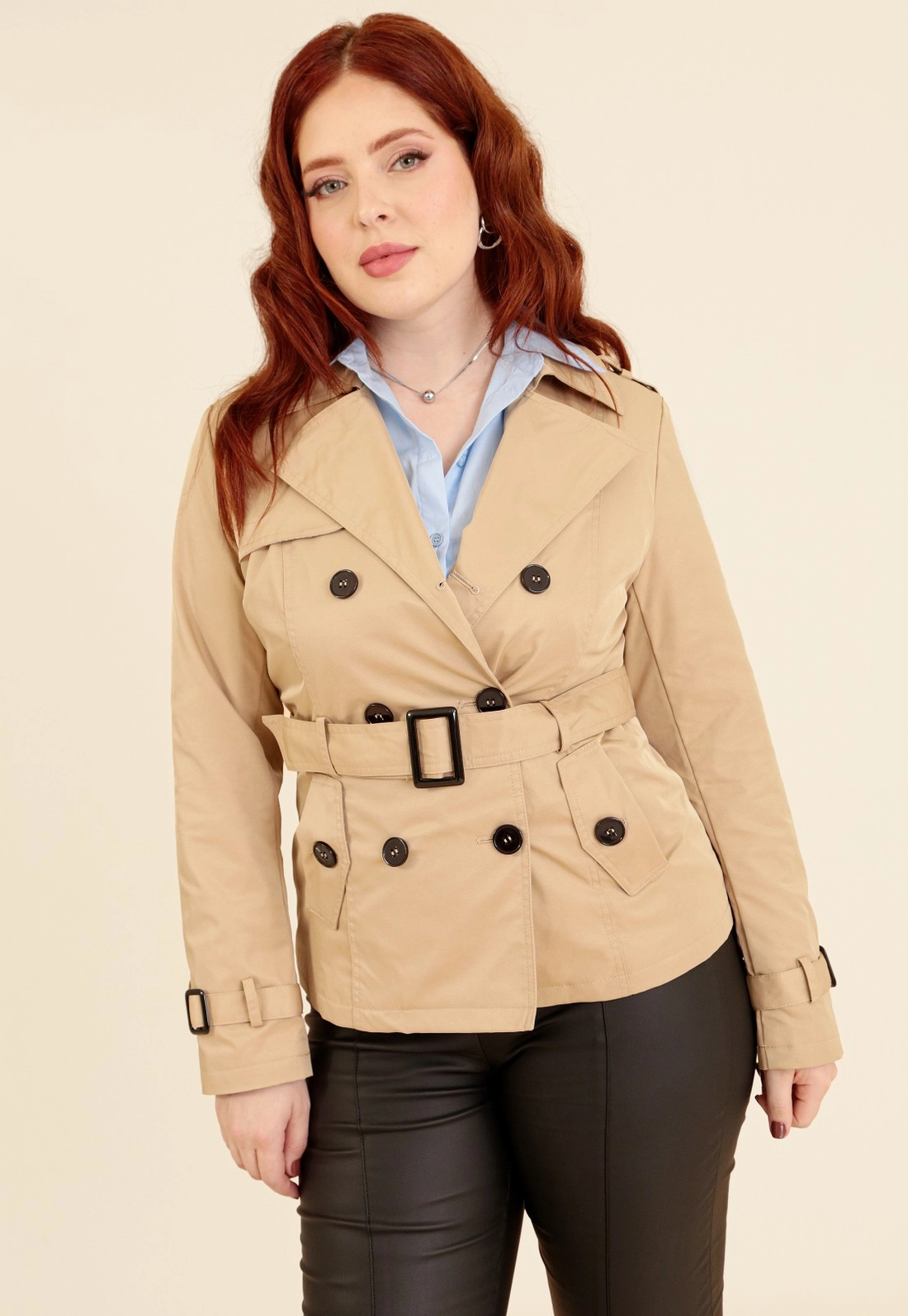 Trench Coat Curto Com Faixa E Botões
