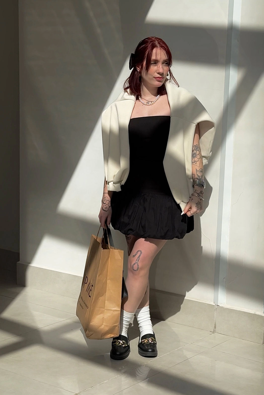 Vestido Curto Balonê Com Decote Reto