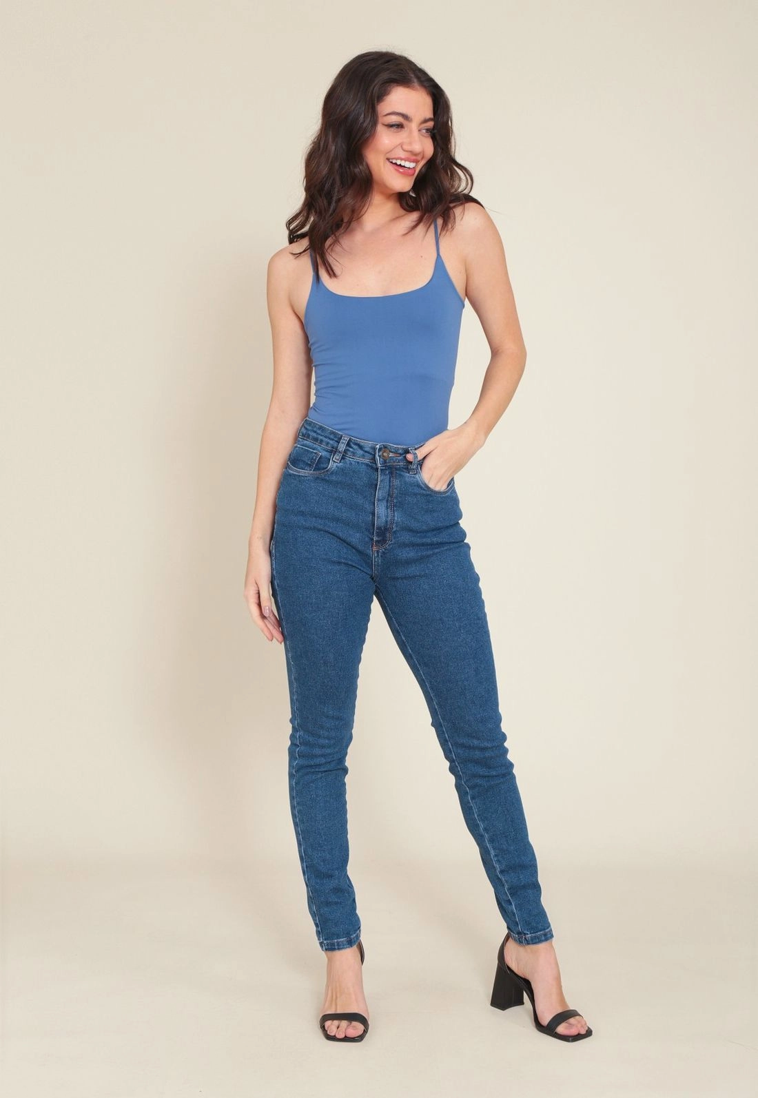 Blusa Regata Básica Em Malha Alça