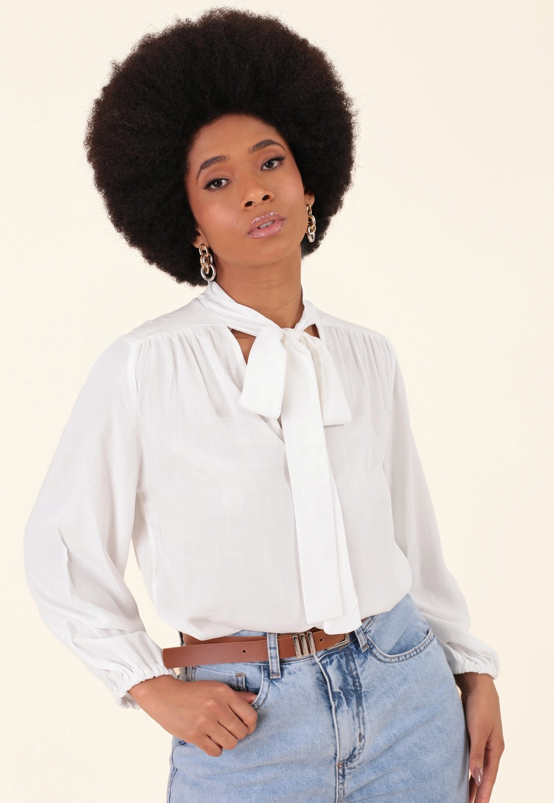 Blusa Em Viscose Manga Longa Com Gola Laço