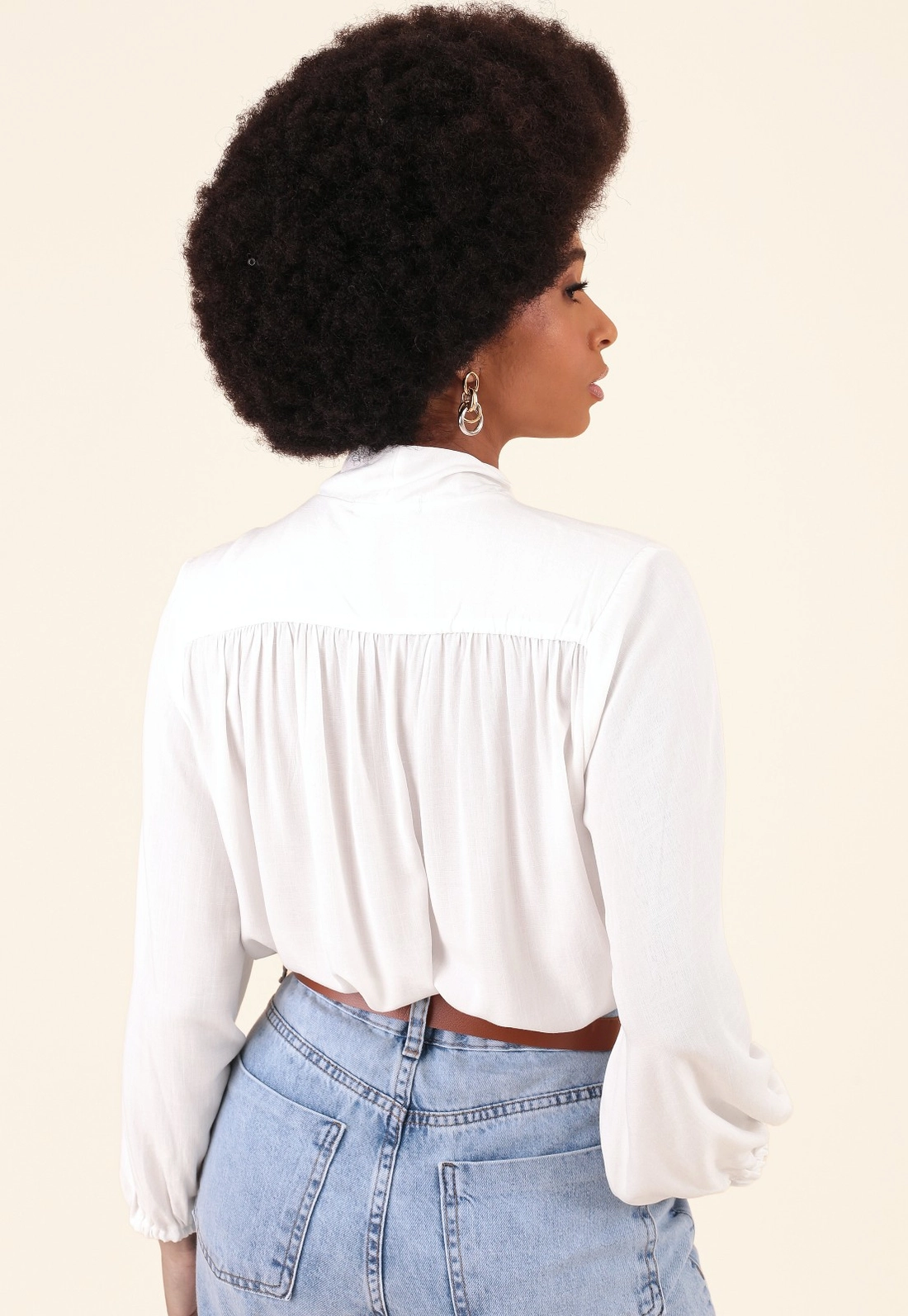 Blusa Em Viscose Manga Longa Com Gola Laço