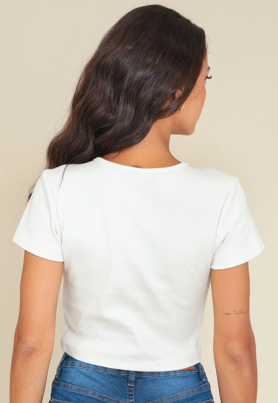Blusa Malha Ribana Manga Curta Com Abertura Decote