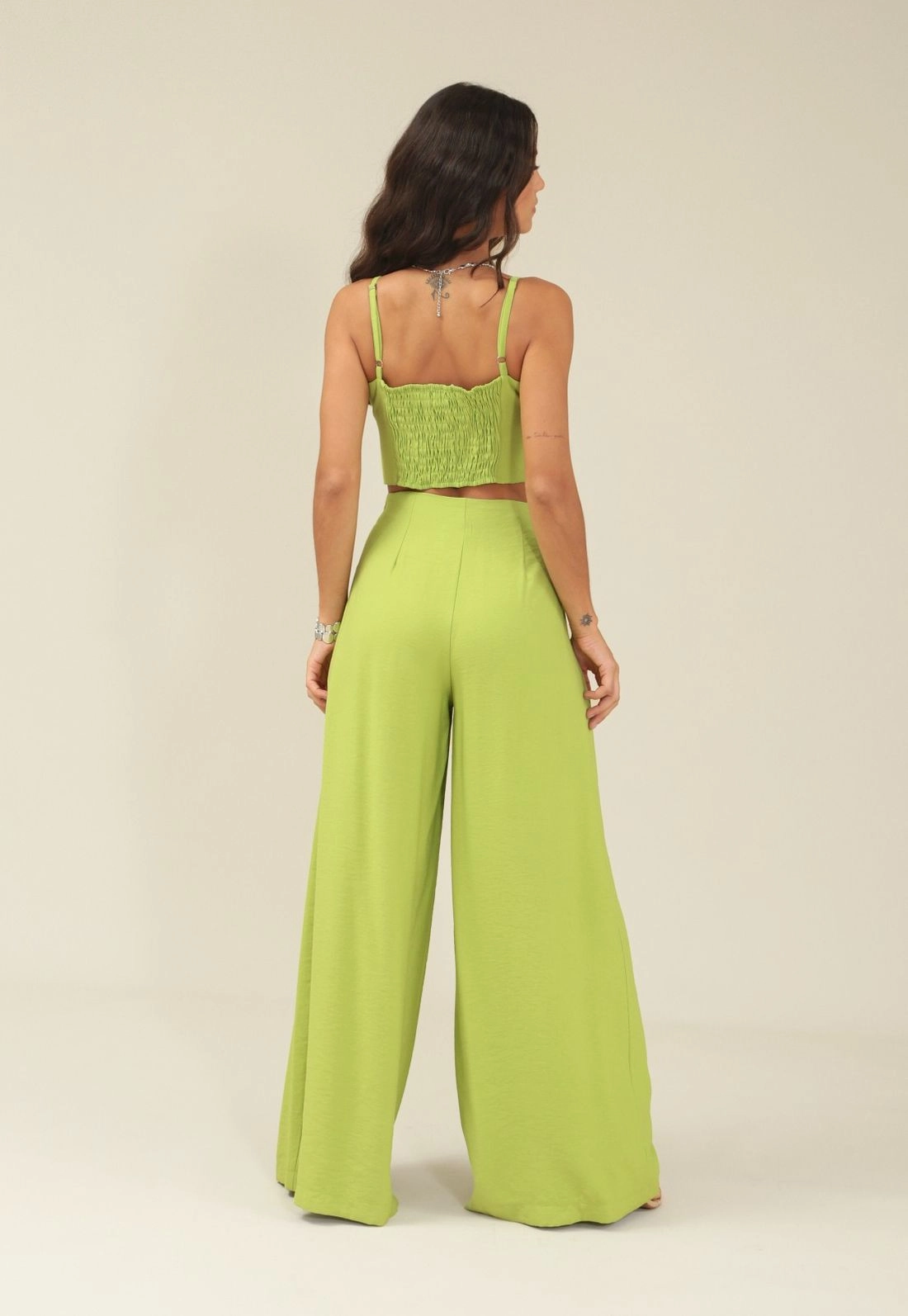 Calça Alfaiataria Pantalona Com Pregas