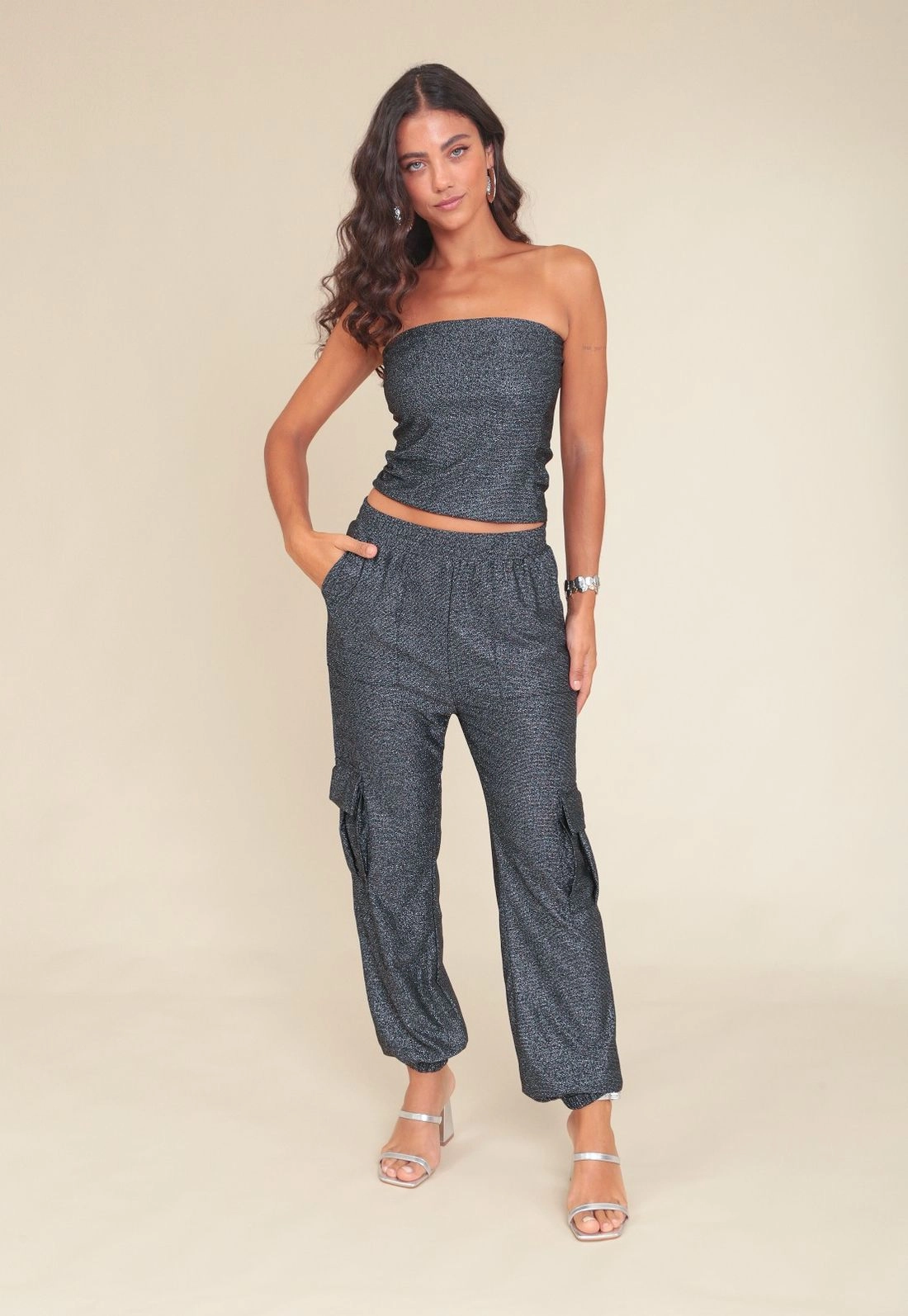 Calça Em Malha Lurex Com Bolso Cargo