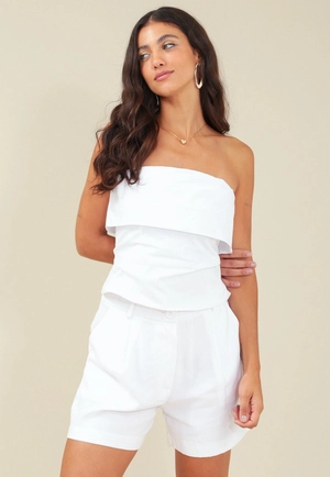 Short Em Alfaiataria Crepe Com Pregas