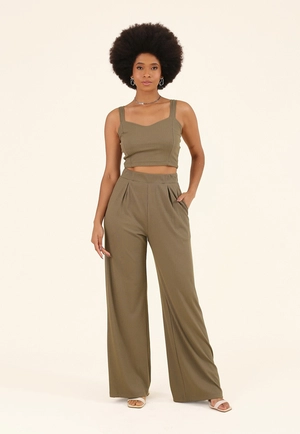 Calça Pantalona Em Malha Canelada Com Bolso E Pregas
