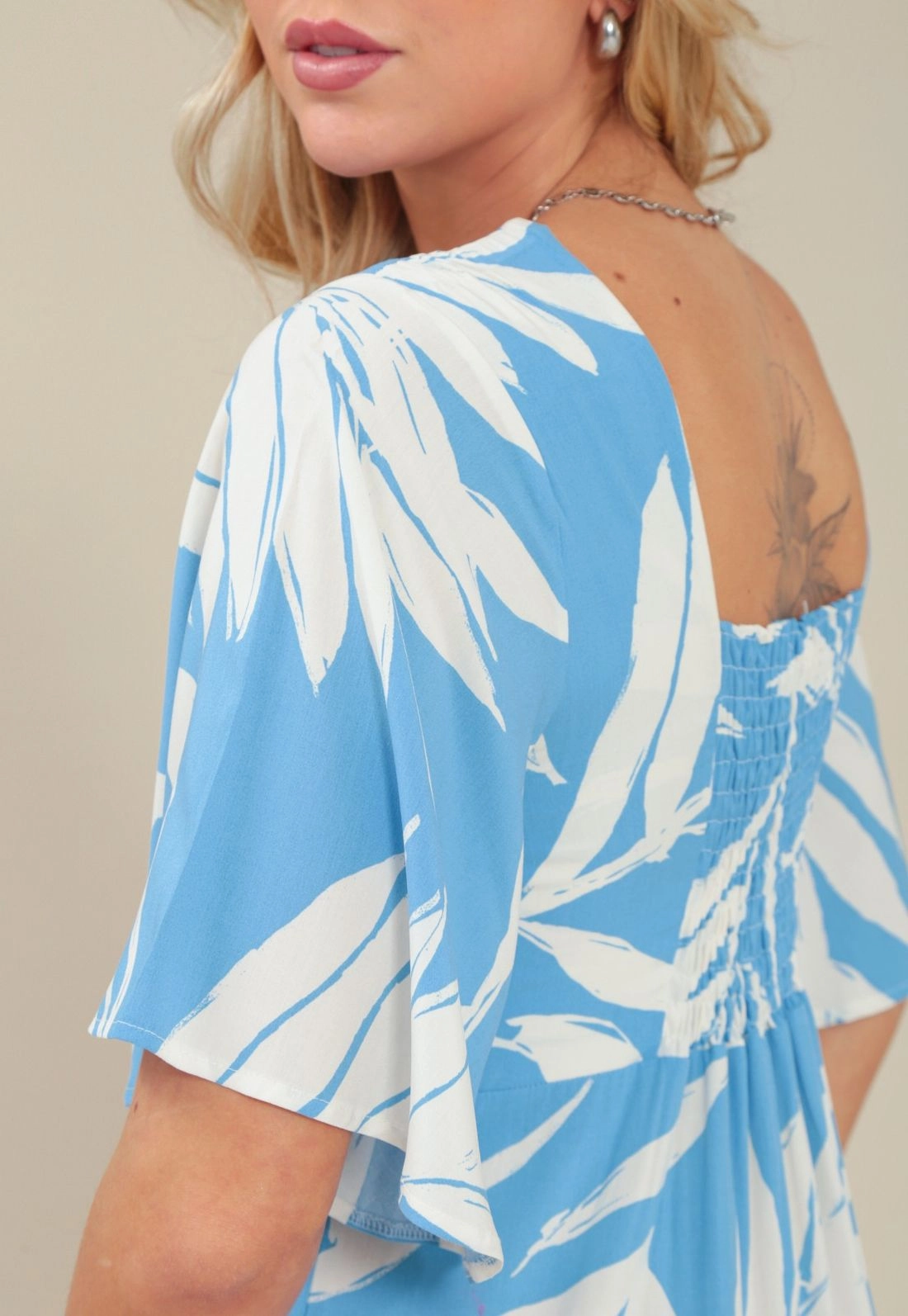 Vestido Evasê Midi Em Viscose Mangas Amplas Estampa Folhagem Azul