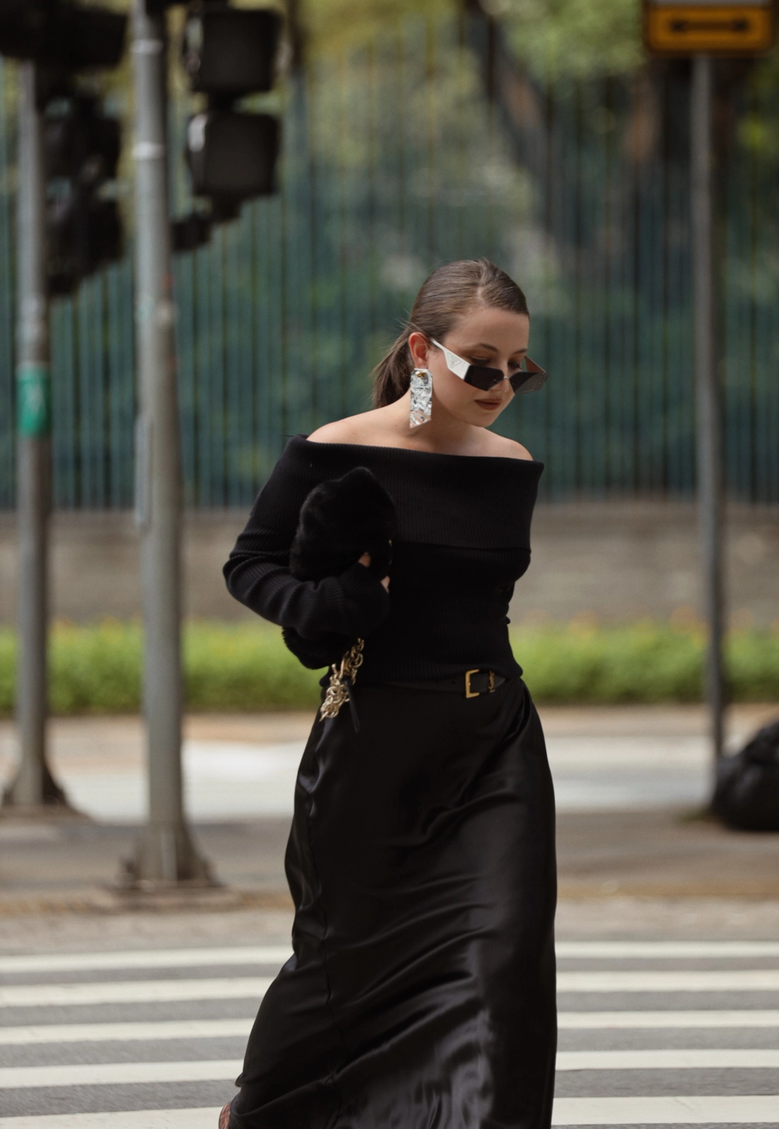 Blusa Tricô Canelado Ombro A Ombro Manga Longa