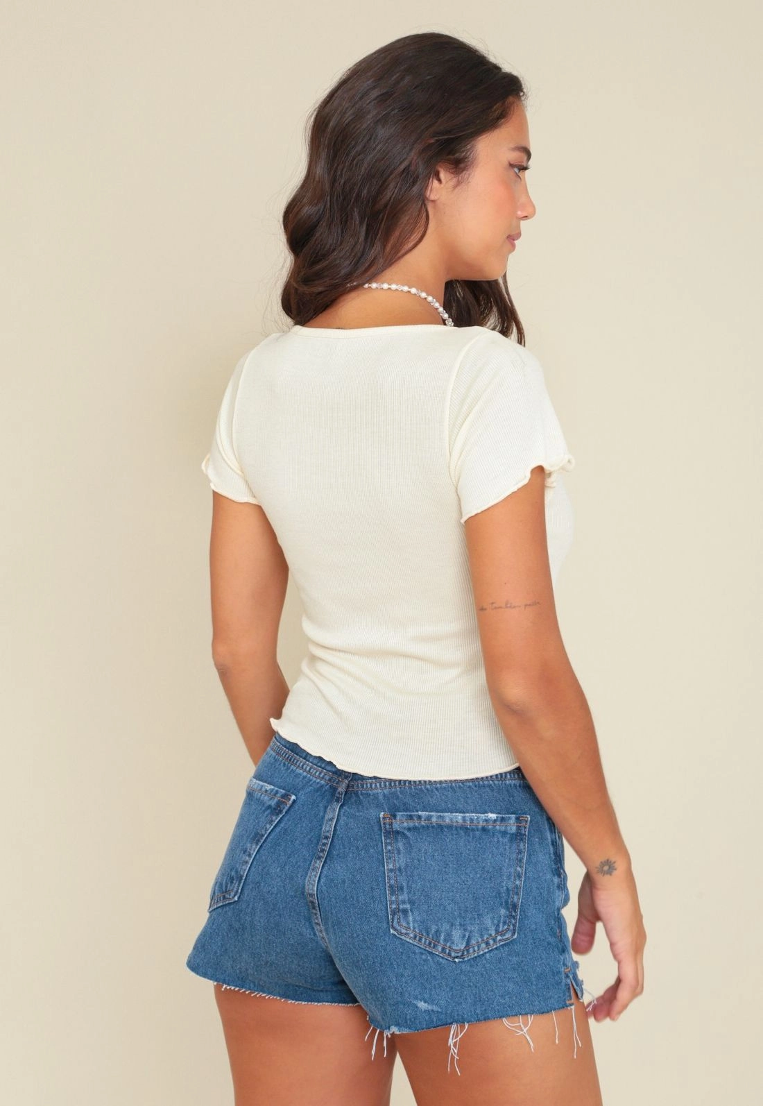Blusa Em Ribana Manga Curta Com Busto Franzido