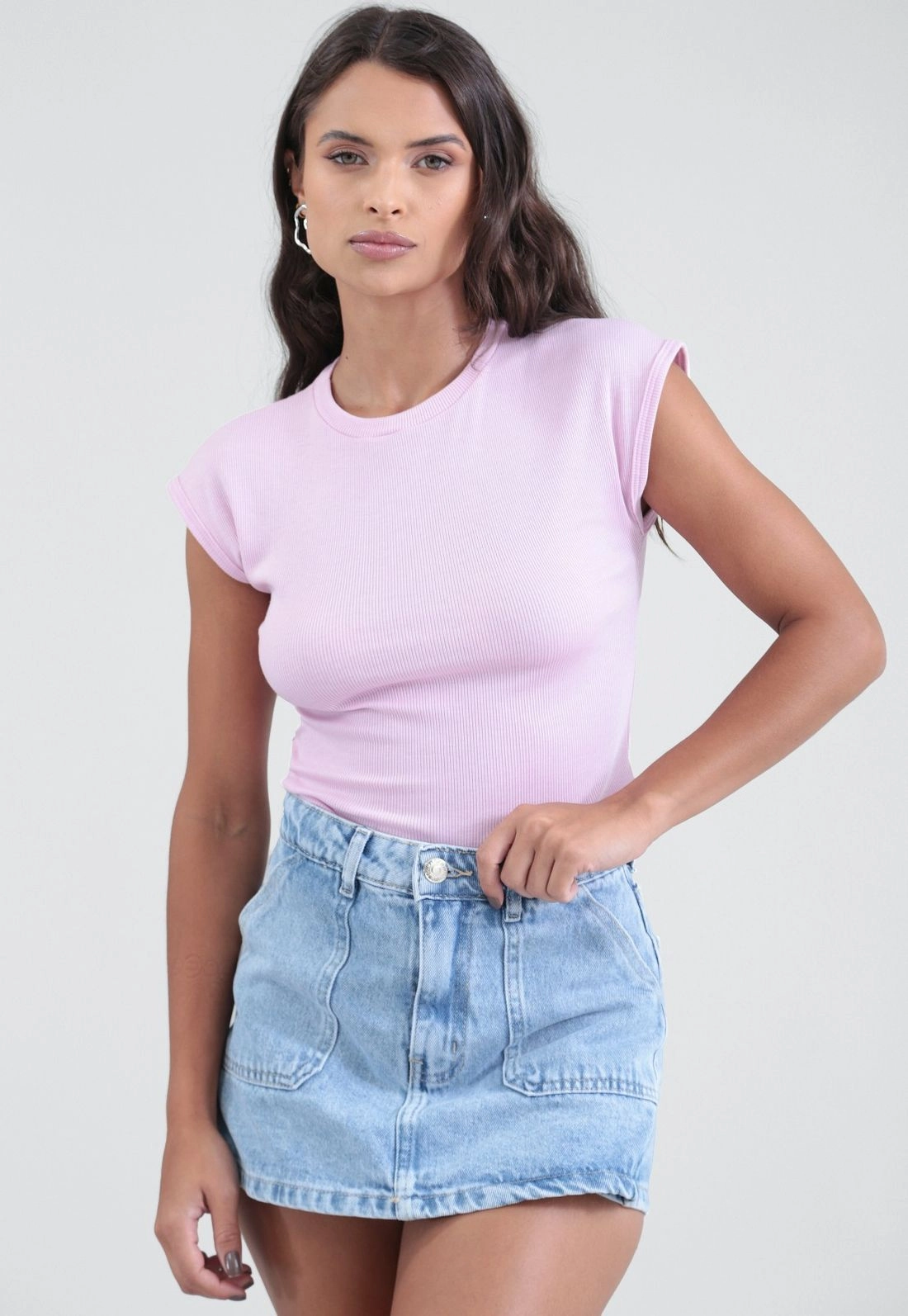 Blusa Básica Em Malha Canelada Manga Muscle Tee