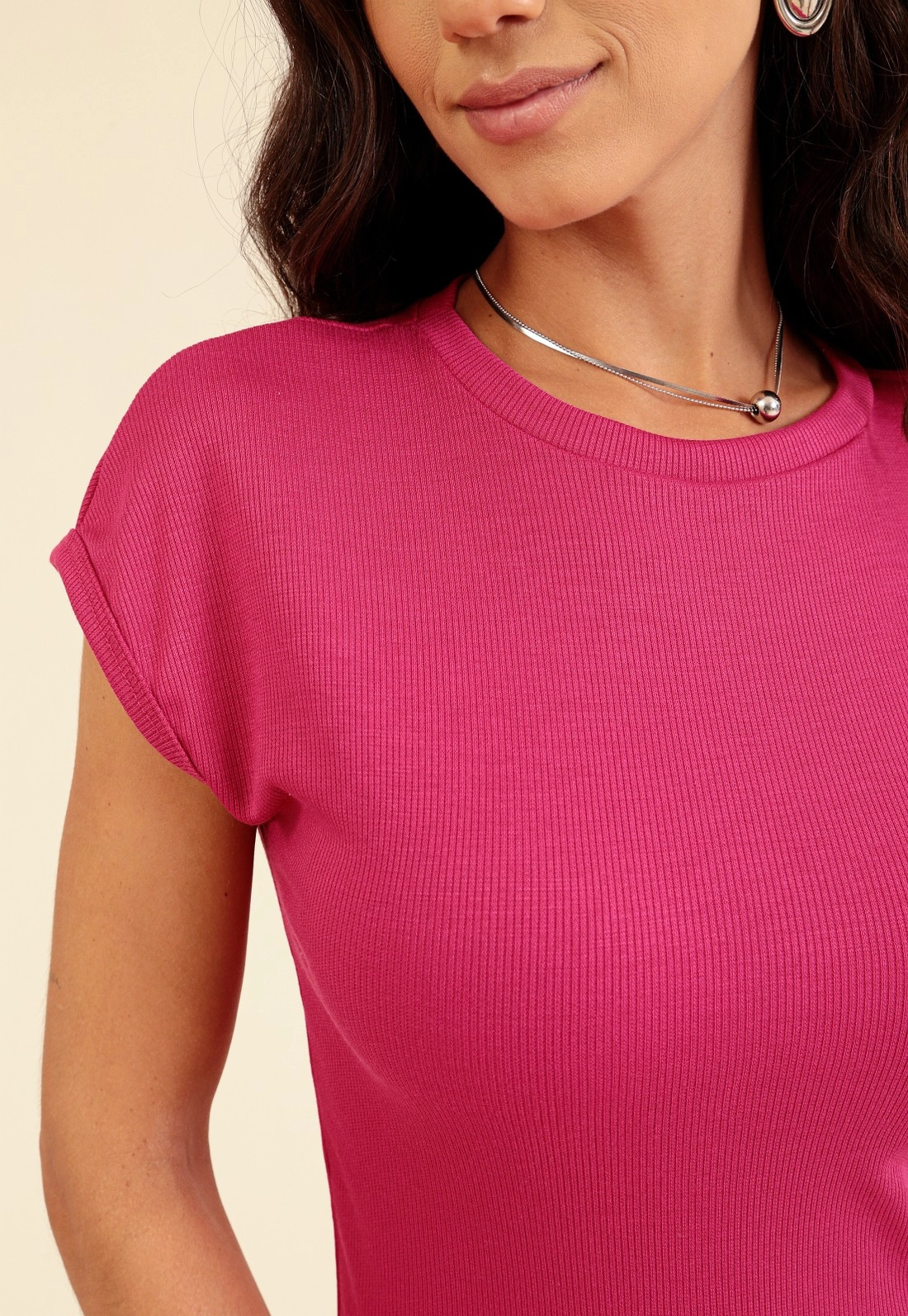 Blusa Básica Em Malha Canelada Manga Muscle Tee